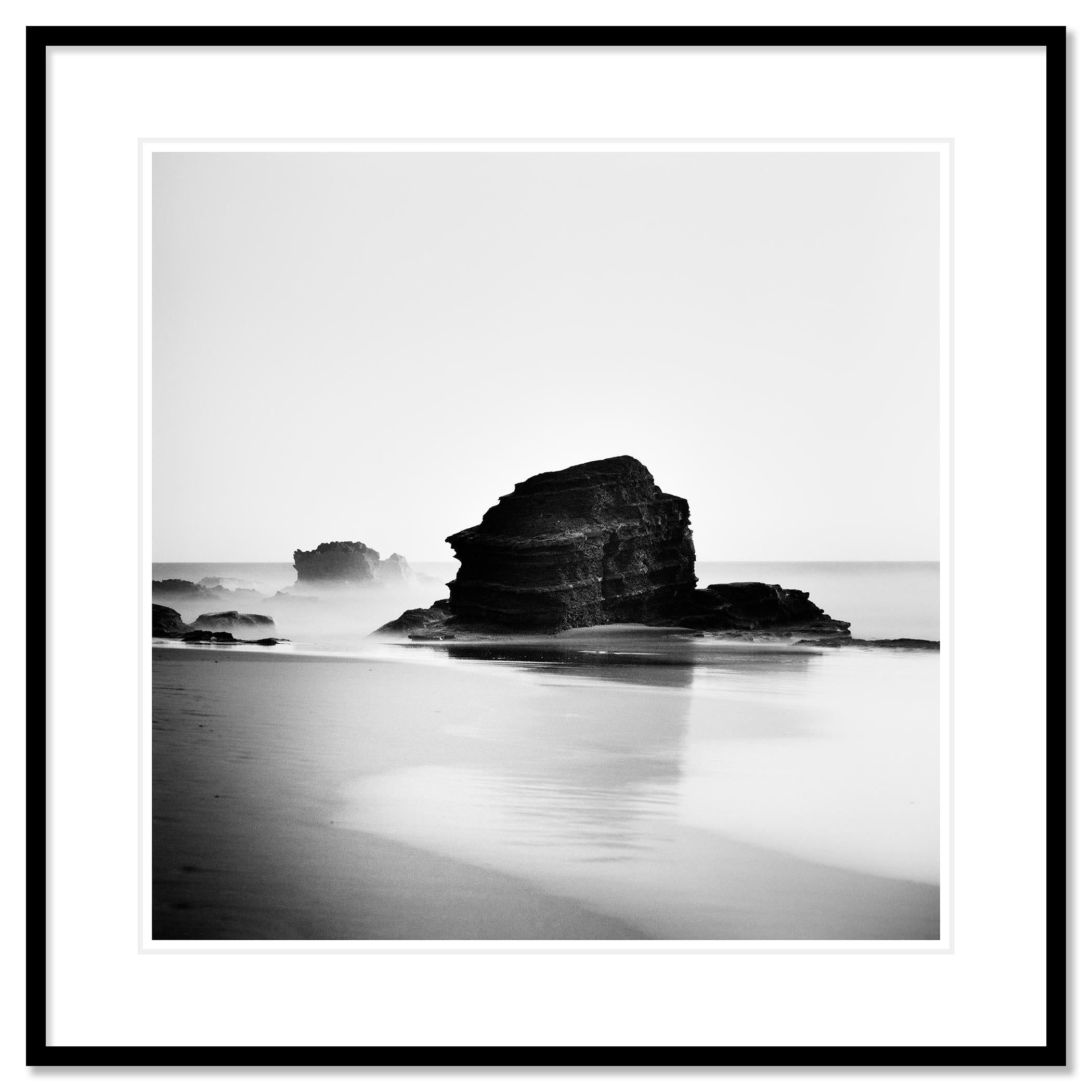 Rocky Beach, minimalist landscape - Contemporary Photograph by Gerald Berghammer