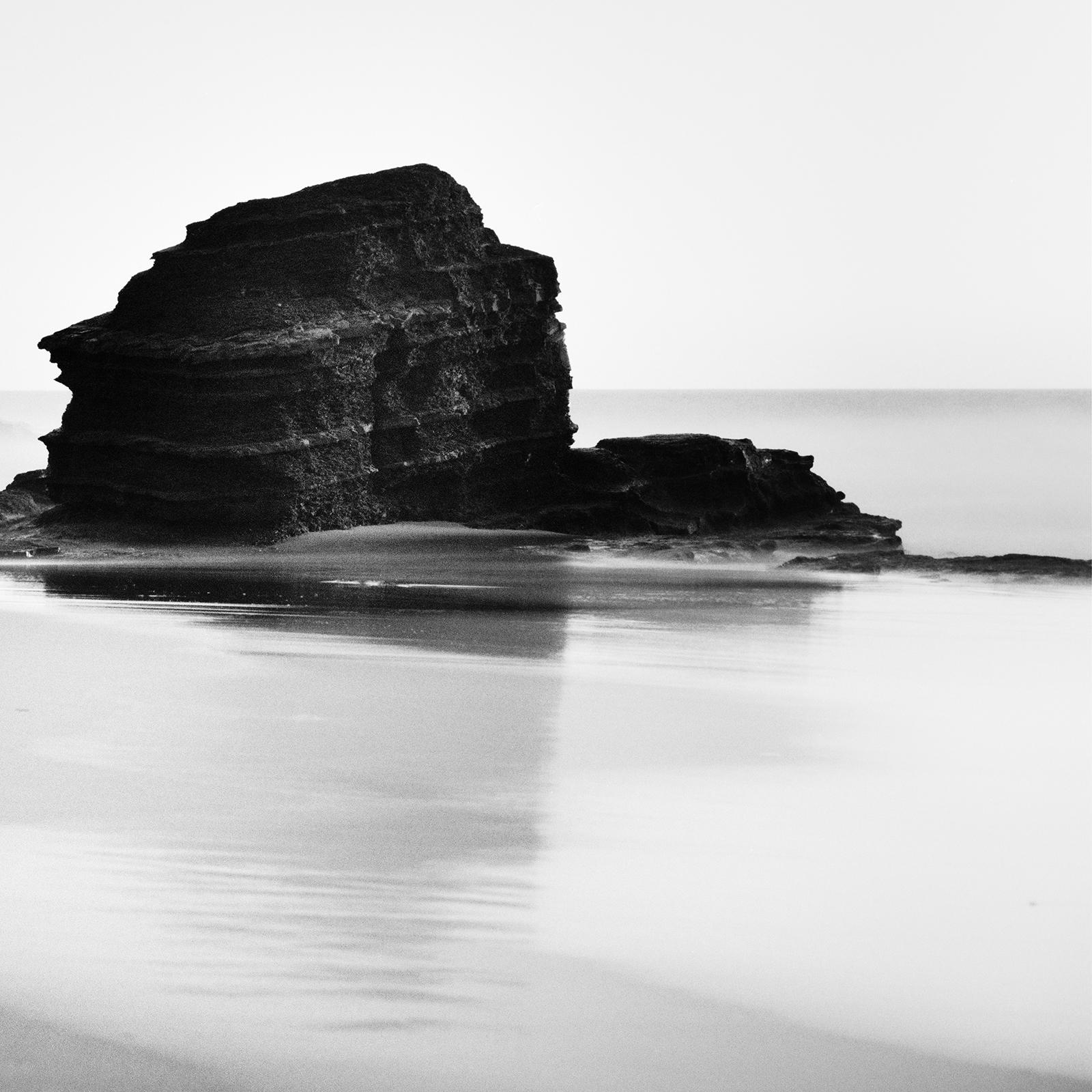 Rocky Beach, Küste, Schwarz-Weiß-Fotografie, limitierte Auflage, Landschaft im Angebot 4