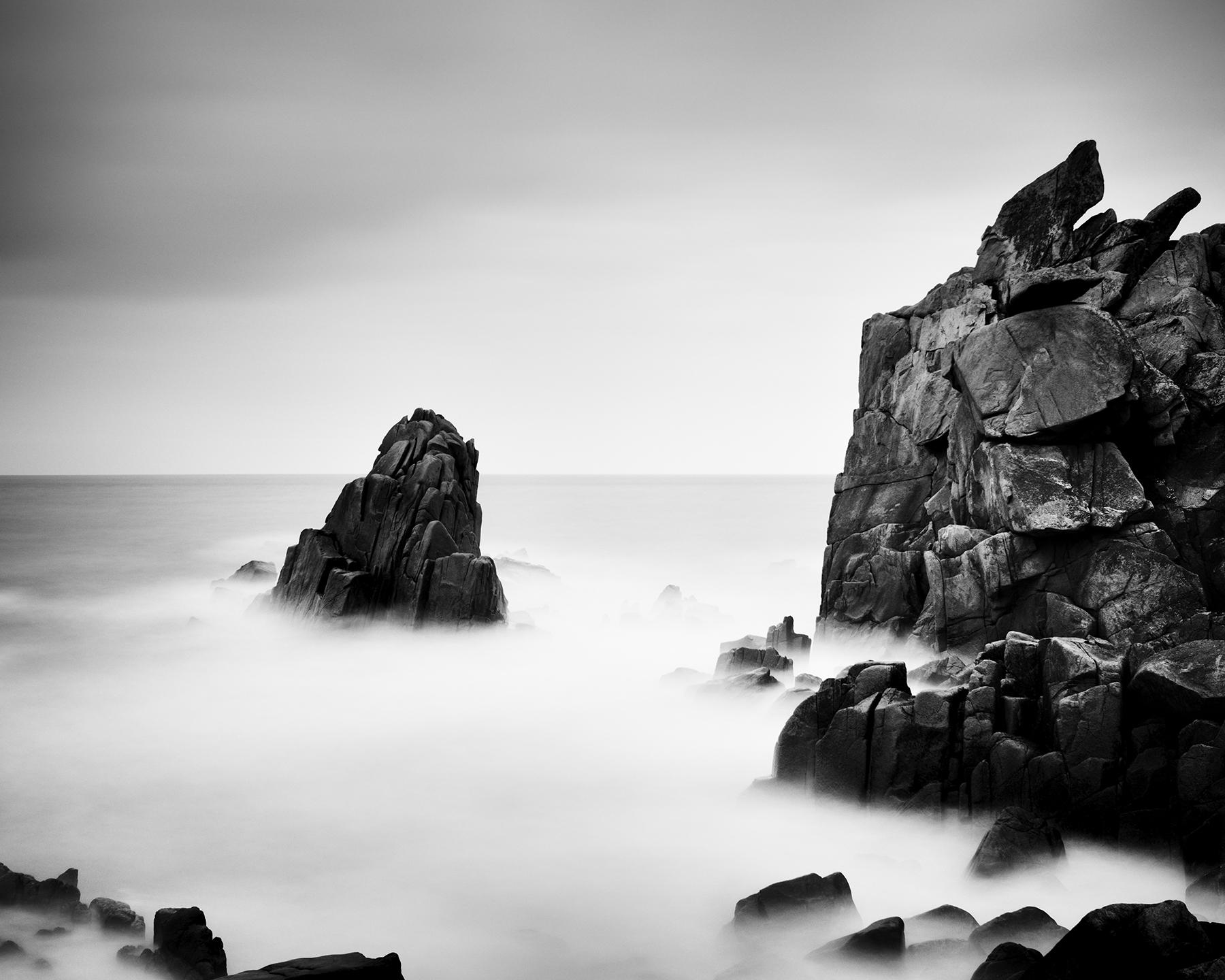 Rocky Stone Coast, Frankreich, Langzeitbelichtung, Schwarz-Weiß-Fotografie, Landschaft