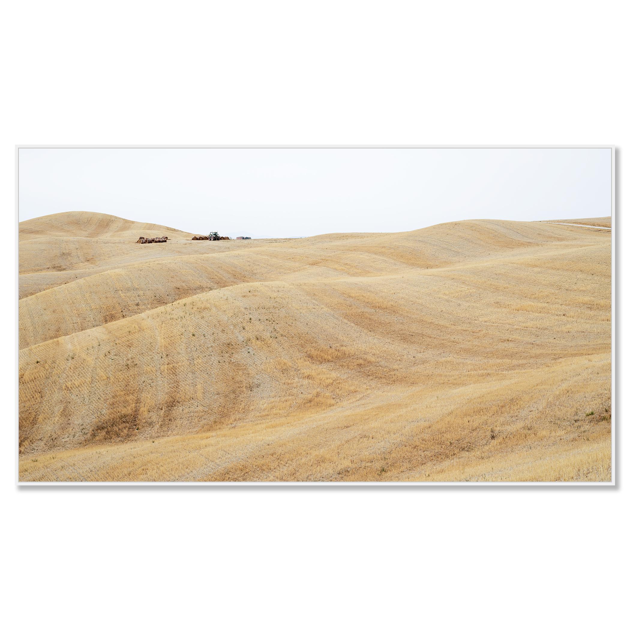 Rolling Hills, moisson d'automne, toscane, grande photographie en couleur, édition limitée - Photograph de Gerald Berghammer