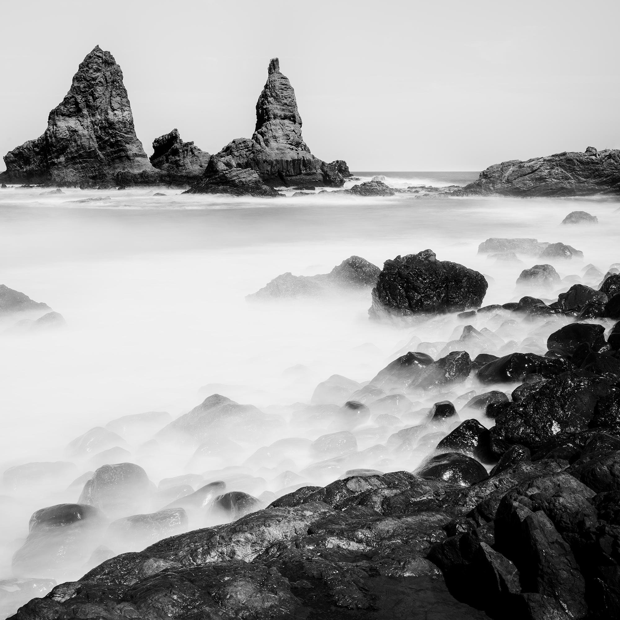Roques de Arguamul Fels, Spanien, Schwarz-Weiß, Langzeitbelichtungs-Landschaftsfoto im Angebot 6