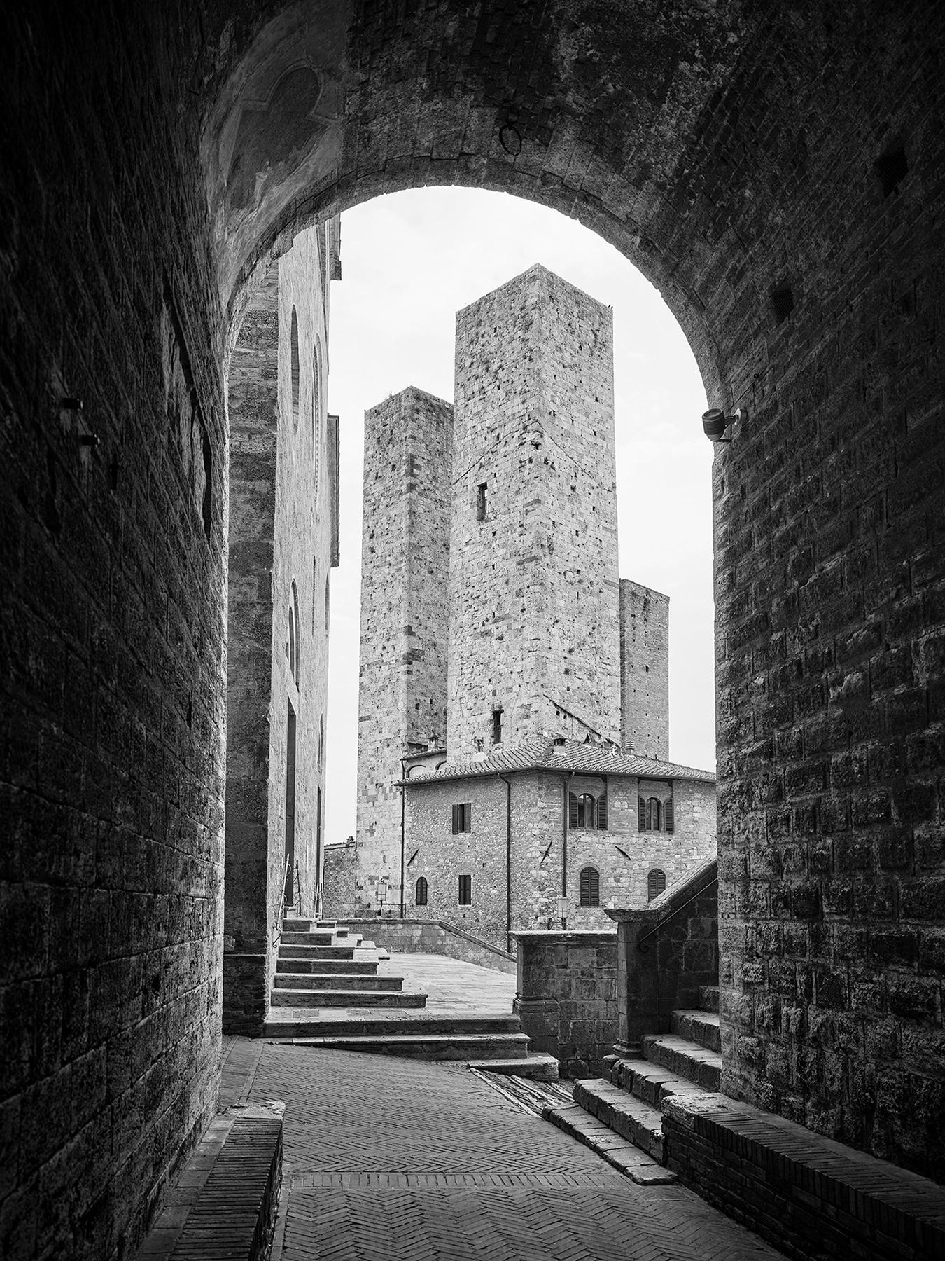 Gerald Berghammer Black and White Photograph - San Gimignano, Tuscany, Italy, black and white photography, architecture, print