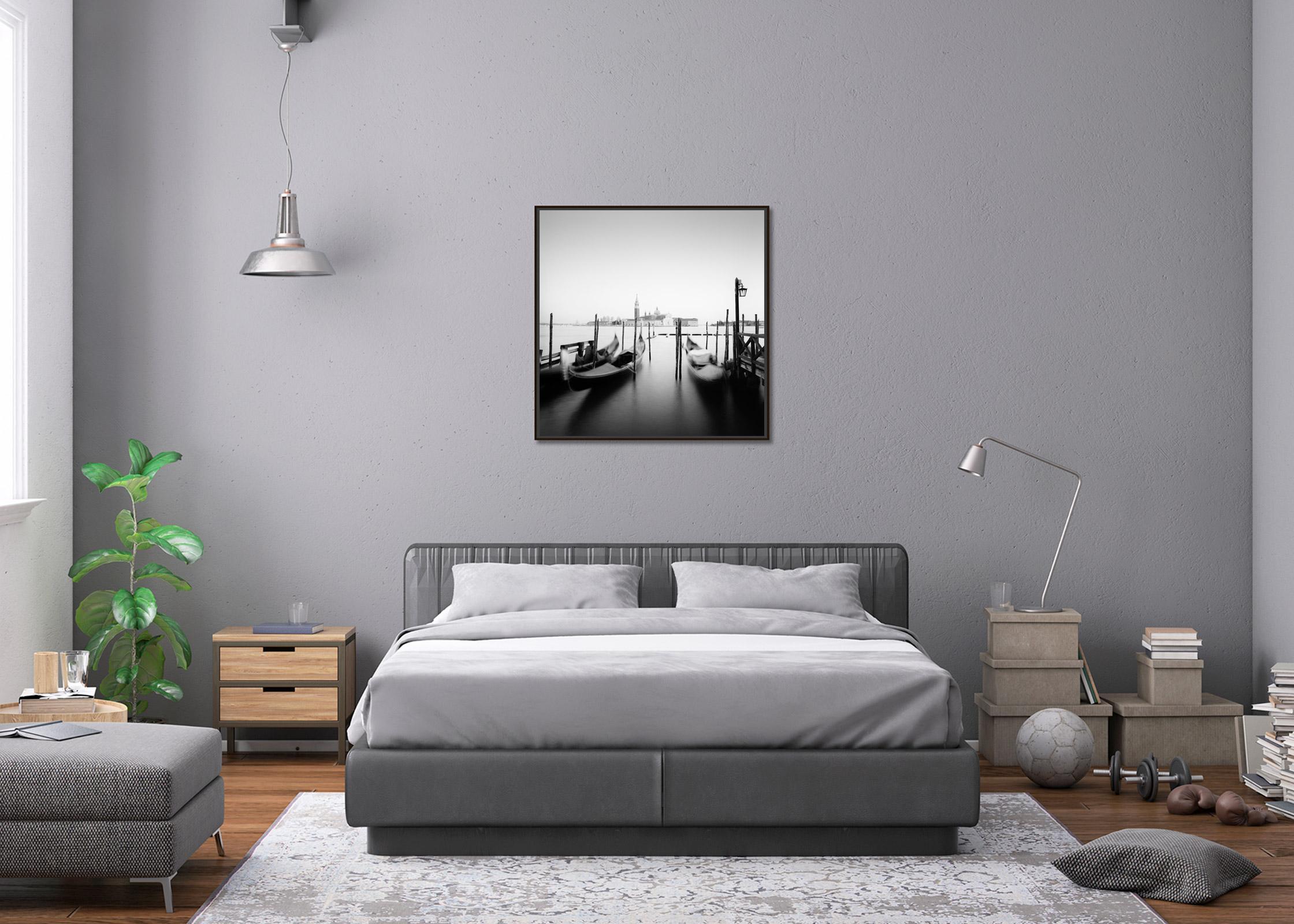 Santa Maria della Salute, Gondola, Venise, photographie monochrome, tirage limité en vente 2