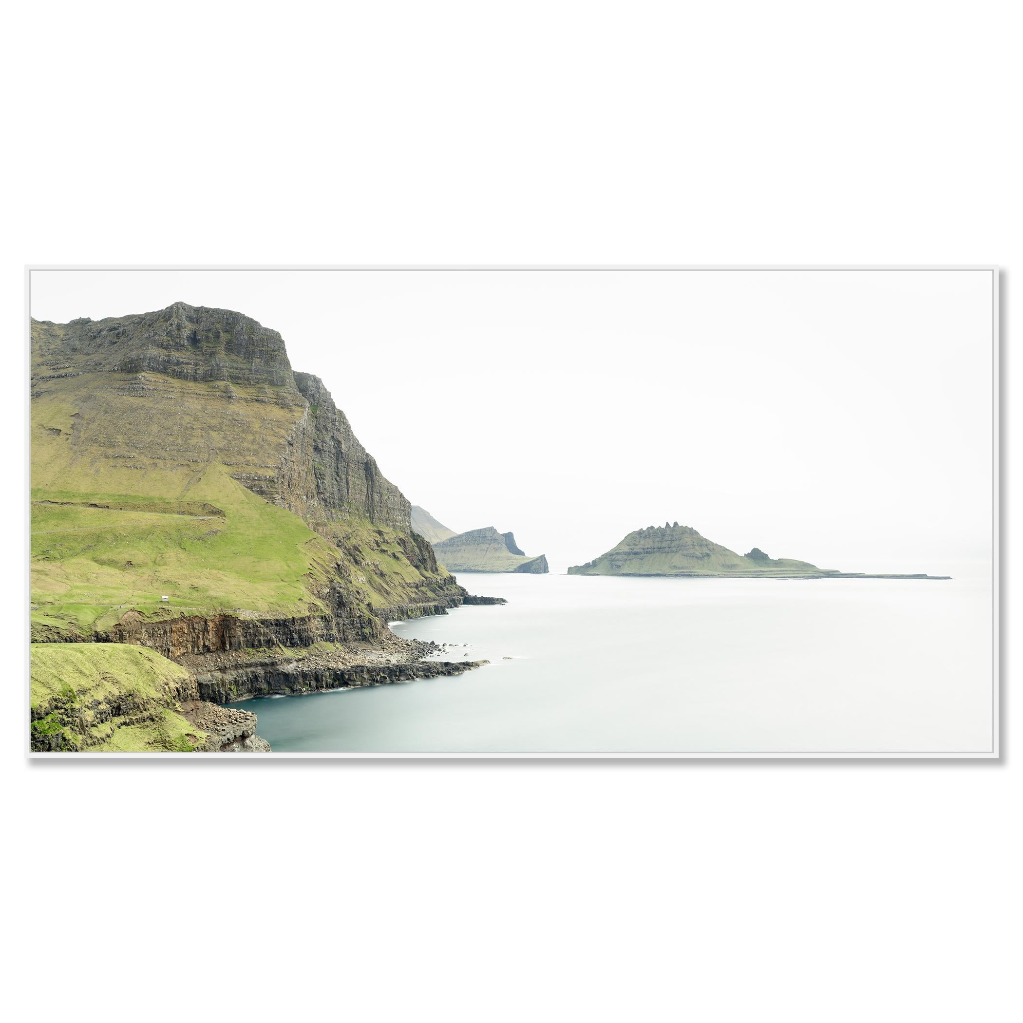 Panorama de falaises maritimes - longue exposition - Îles Féroé, photo limitée - Photograph de Gerald Berghammer
