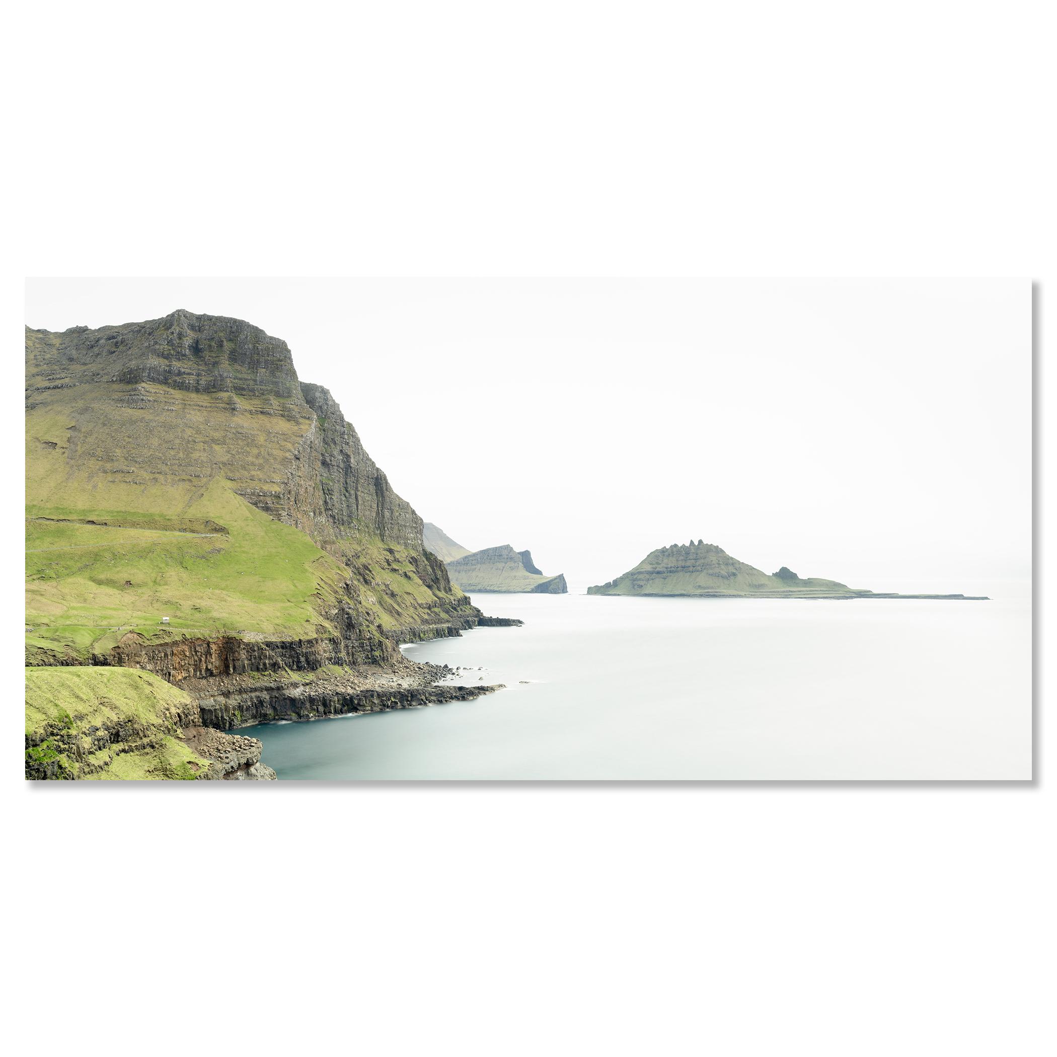 Panorama de falaises maritimes - longue exposition - Îles Féroé, photo limitée en vente 3