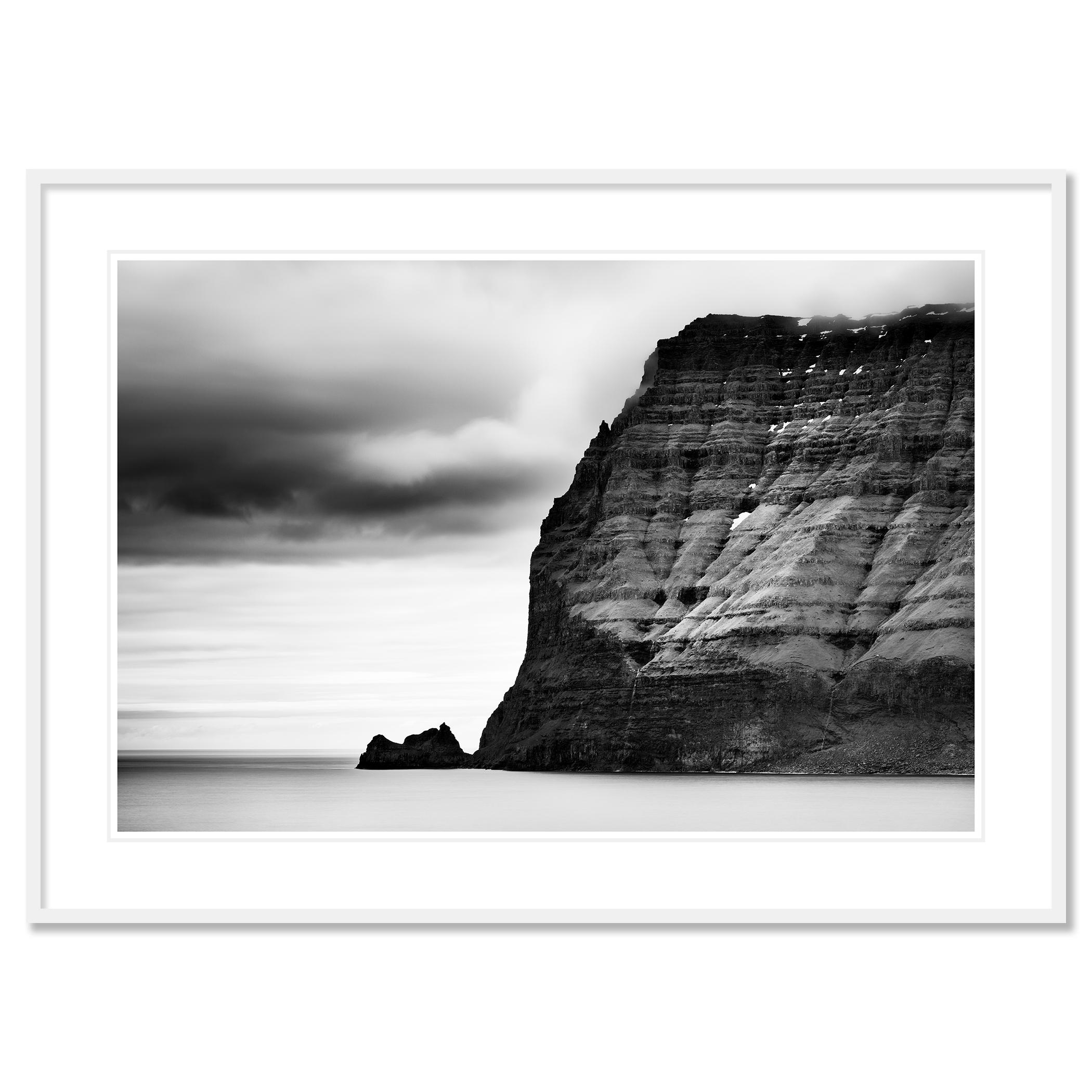 Studio delle scogliere marine 2, Isole Faroe - n. 21358
Stampa con inchiostro a pigmenti, edizione limitata di 9 copie. Le stampe sono realizzate su ordinazione in edizione limitata su Hahnemuehle Photo Rag Baryta. Ogni stampa è stampata sul retro,