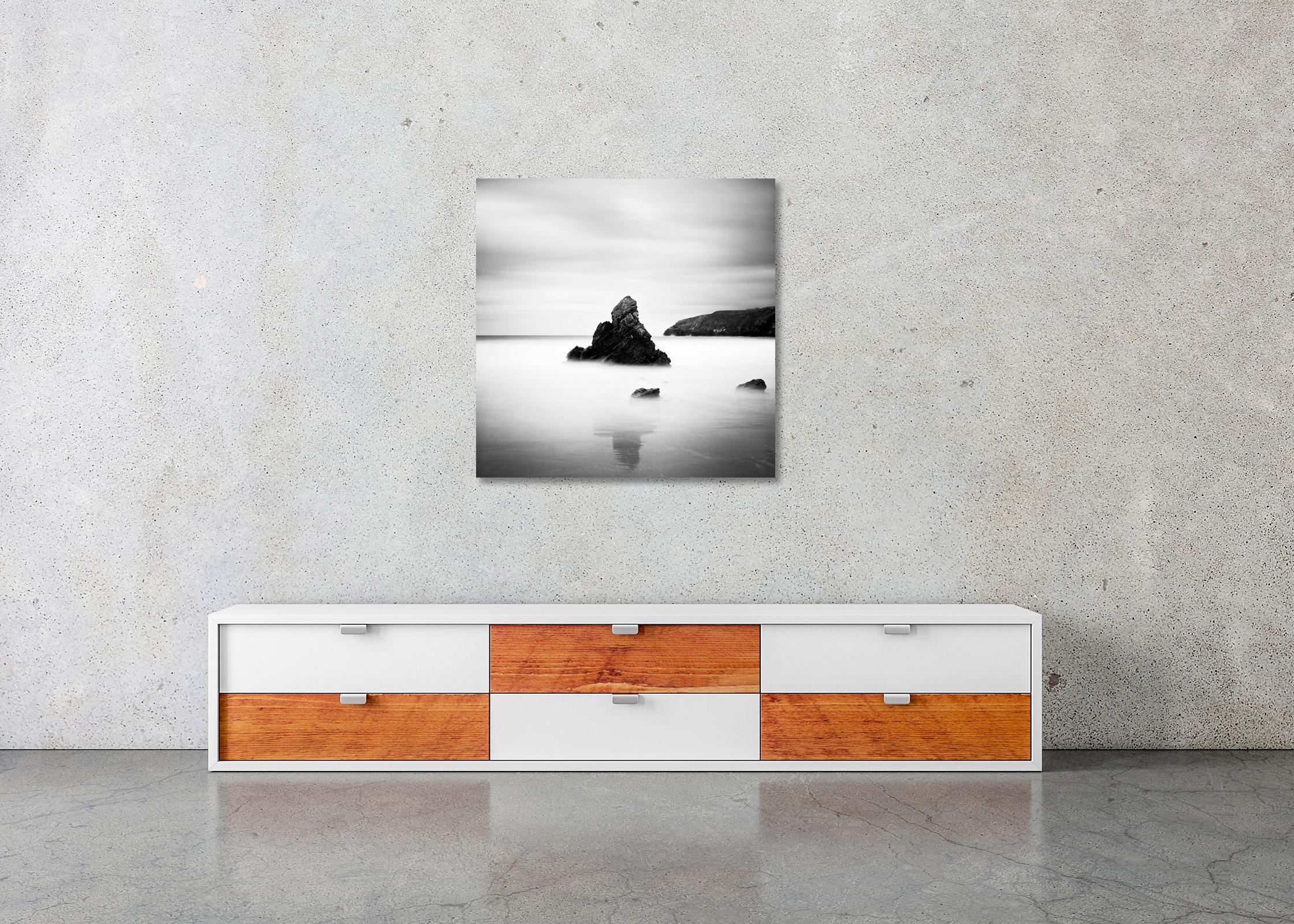 Stack am Meer, schottische Felsenküste, Schottland, Schwarz-Weiß-Fotografie, Landschaft im Angebot 2