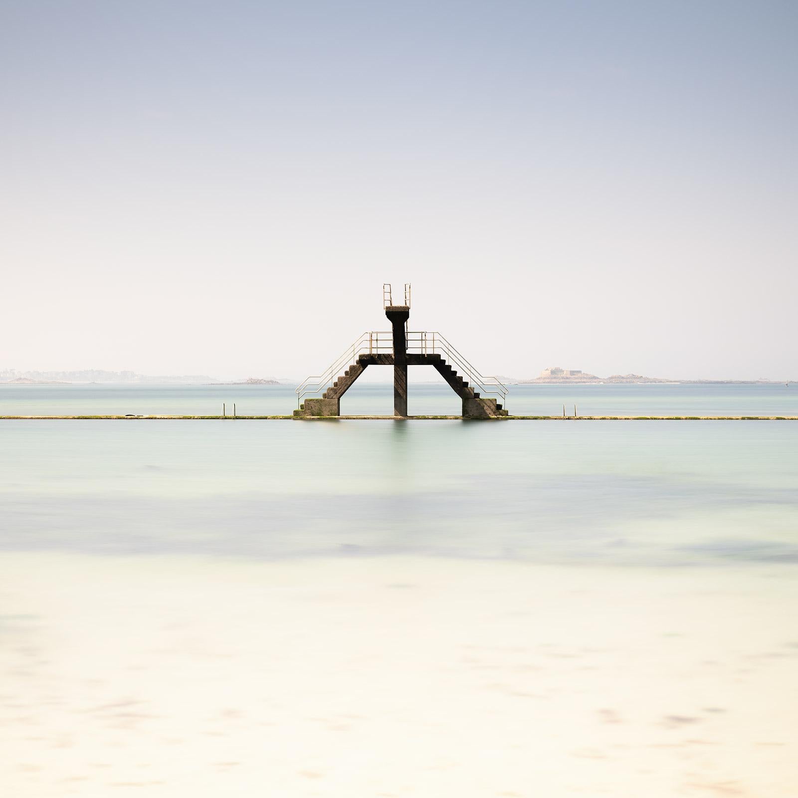 Gerald Berghammer Landscape Photograph – Meeres-Wasser- Swimming-Pool, Fotografie, Landschaft, Farbkunstdruck in limitierter Auflage