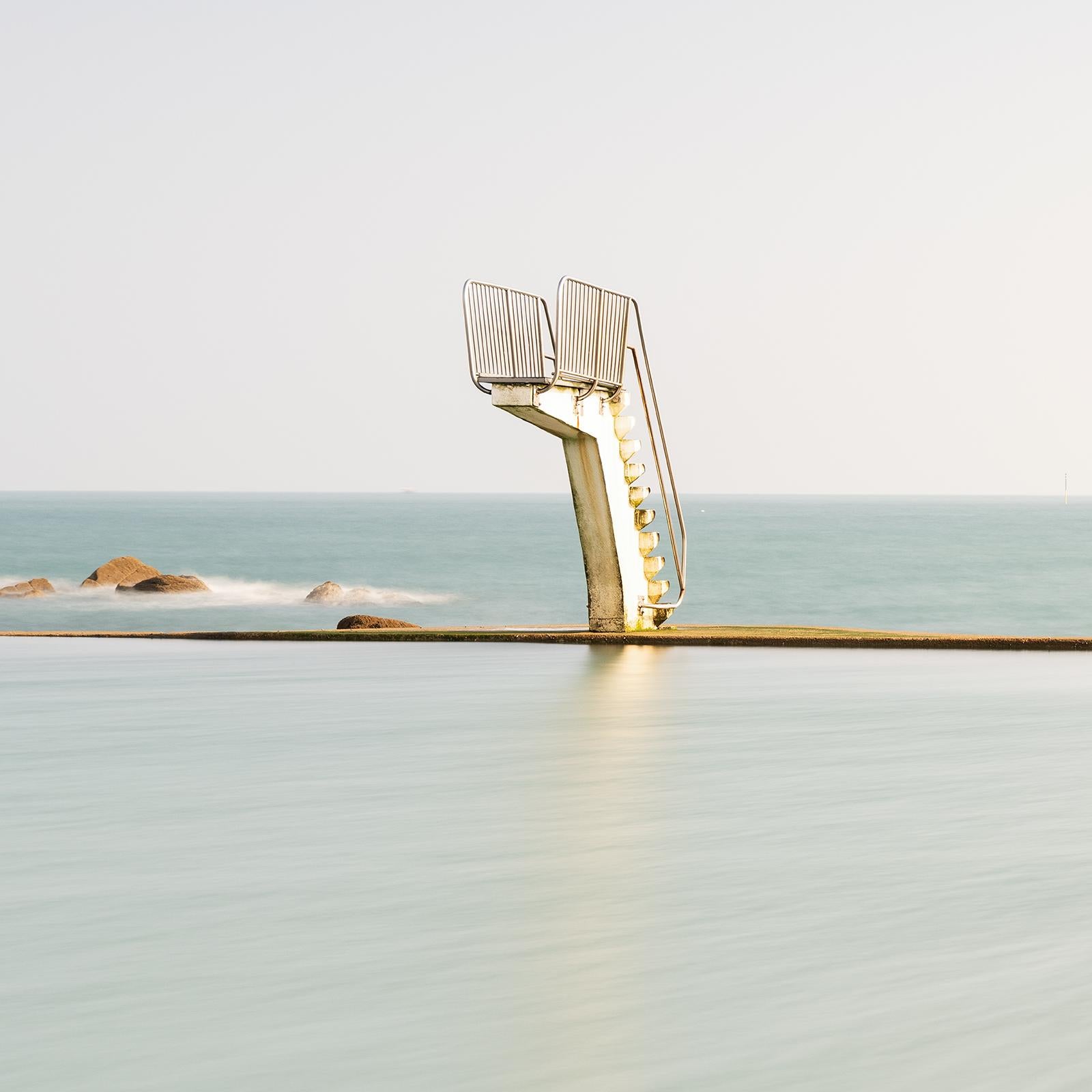 Meeres-Wasser- Swimming-Pool, Farbfotografie, limitierte Auflage, Meereslandschaft, Landschaft im Angebot 4