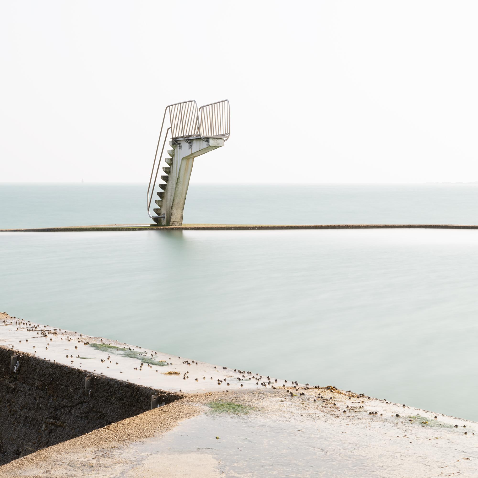 Pool d'eau douce, plateforme de plongée, photographie en couleur, édition limitée en vente 6