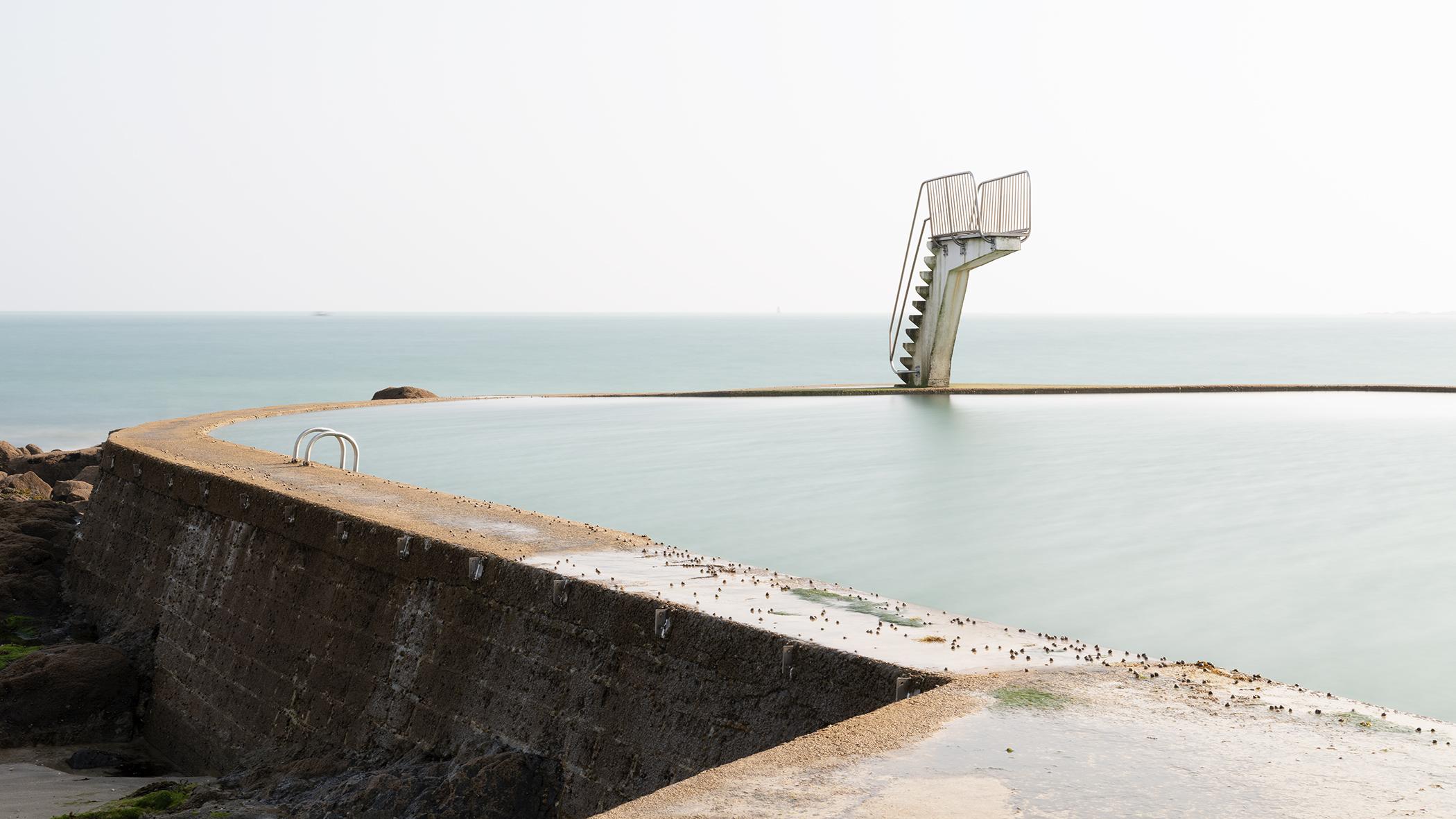 Pool d'eau douce, plateforme de plongée, photographie en couleur, édition limitée
