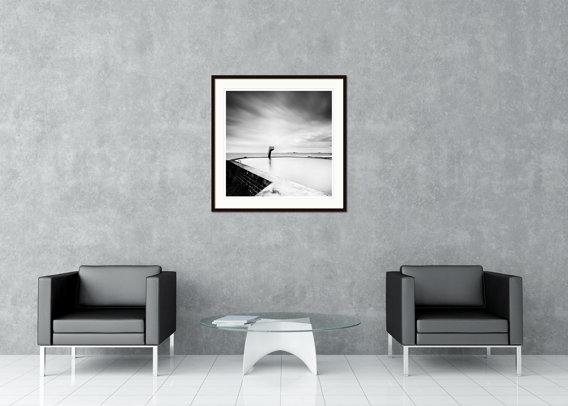 Photographie d'art en noir et blanc, longue exposition, paysage aquatique - paysage. Tirage à l'encre pigmentaire d'archives faisant partie d'une édition limitée à 9 exemplaires. Tous les tirages de Gerald Berghammer sont réalisés sur commande en