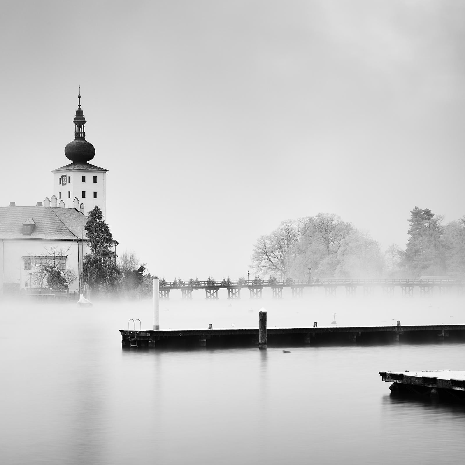 Seeschloss Ort, Schwarz-Weiß-Fotografie, Langzeitbelichtung, limitierte Auflage im Angebot 4