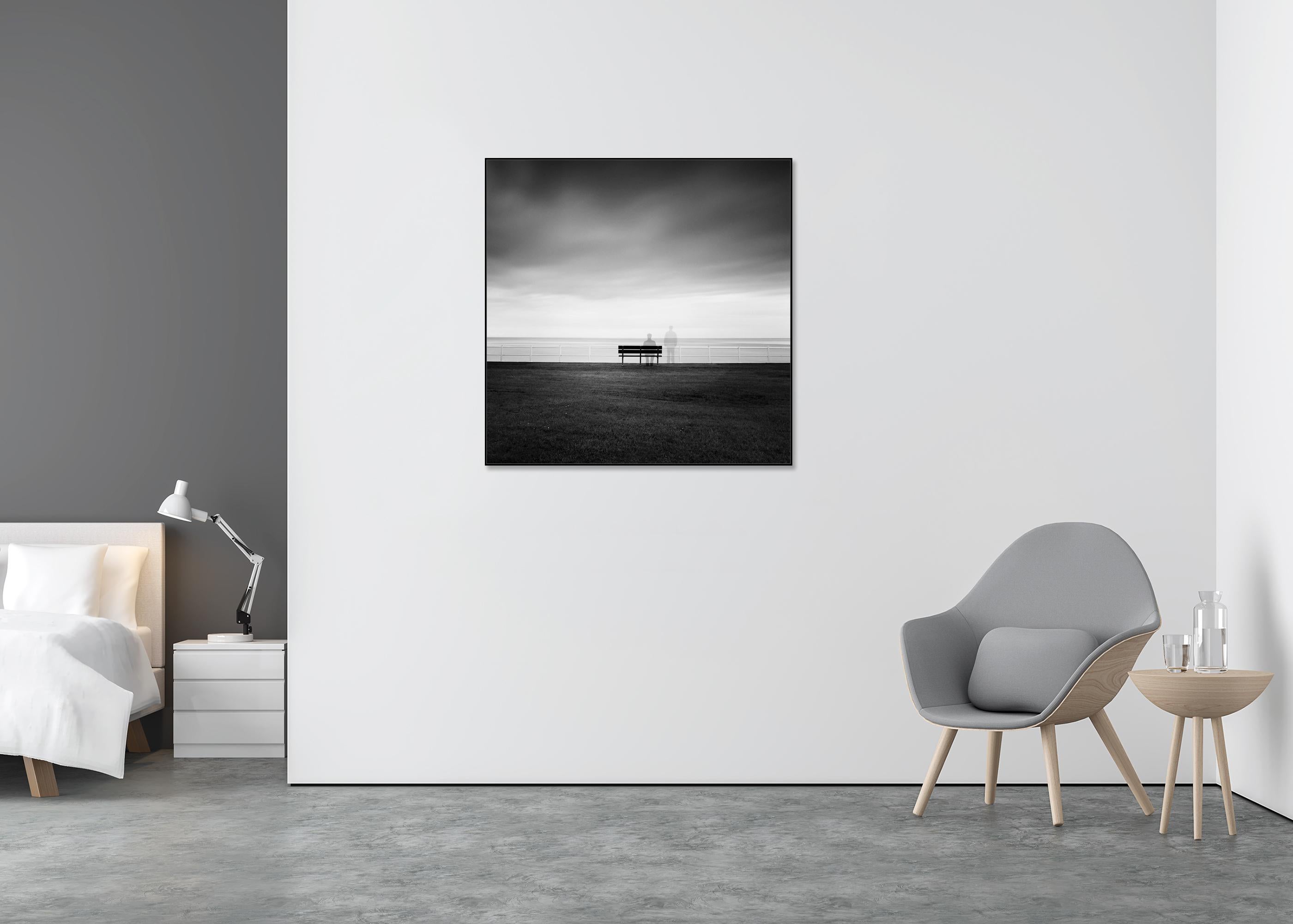 Self Portrait, Irlande, tirage de photographies d'art en noir et blanc - Noir Black and White Photograph par Gerald Berghammer