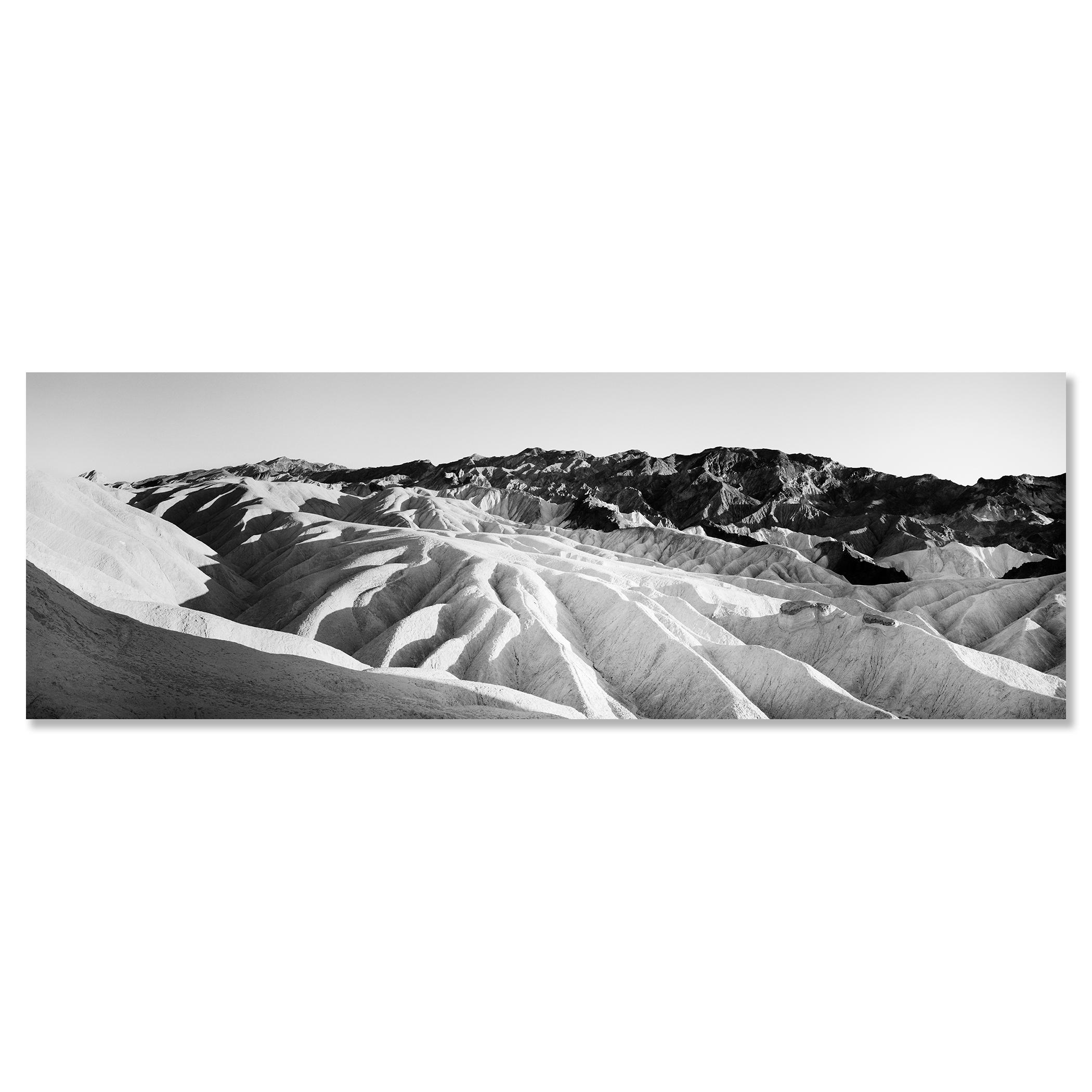 Shadow Mountains, Vallée de la Mort, USA, photographie noir et blanc, paysage, art en vente 3
