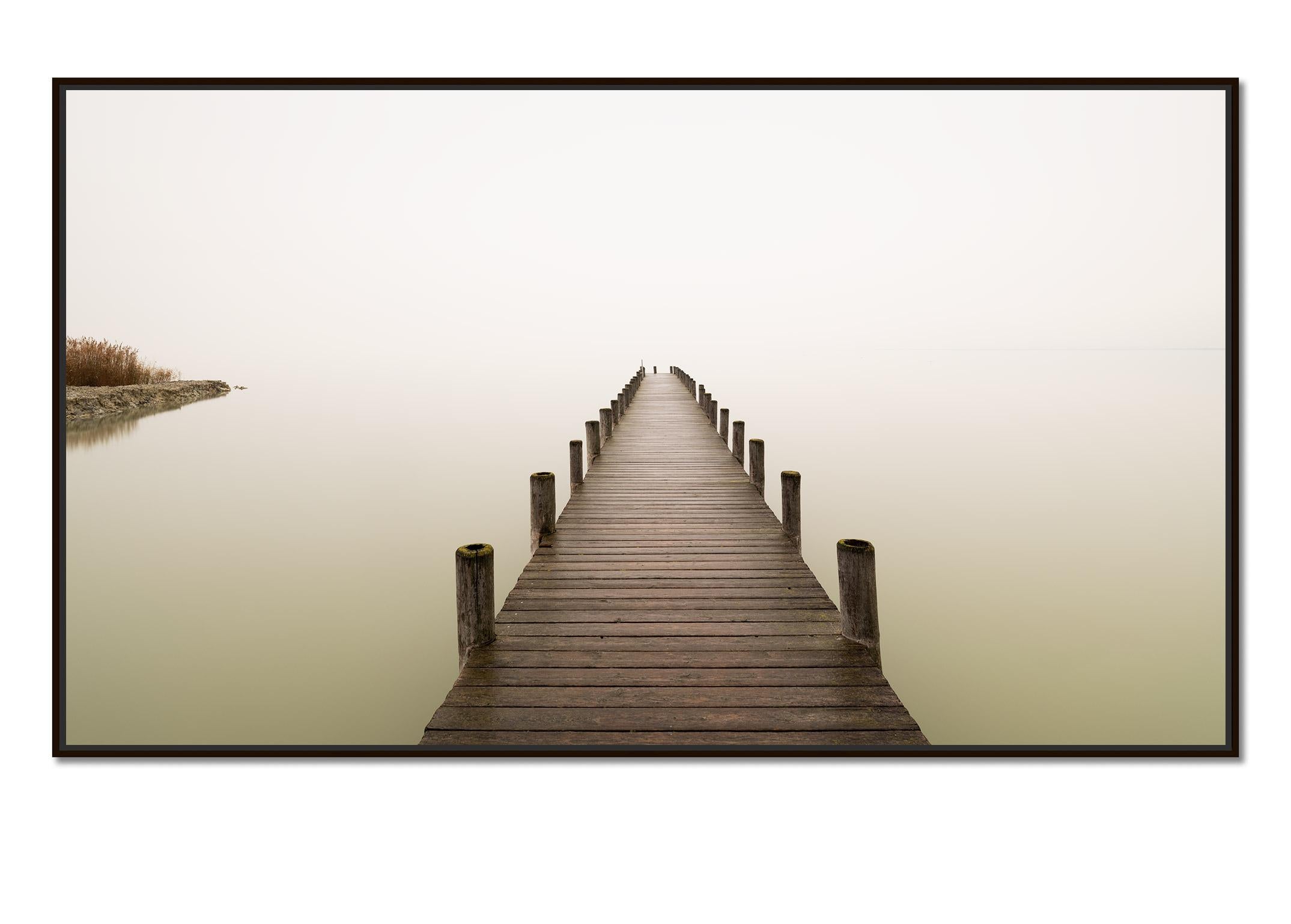 Silent Lake, Farbfotografie, Langzeitbelichtung, Meereslandschaft, limitierte Auflage – Photograph von Gerald Berghammer