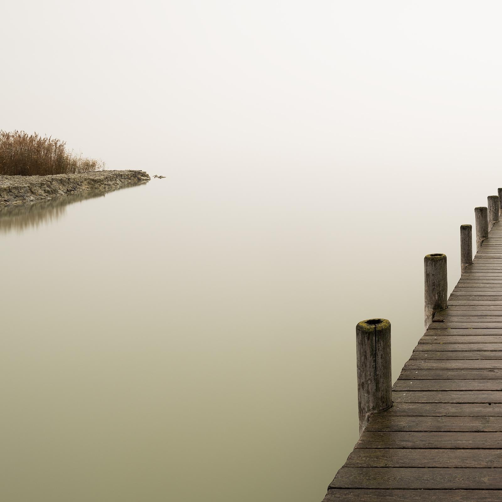 Silent Lake, Farbfotografie, Langzeitbelichtung, Meereslandschaft, limitierte Auflage im Angebot 4