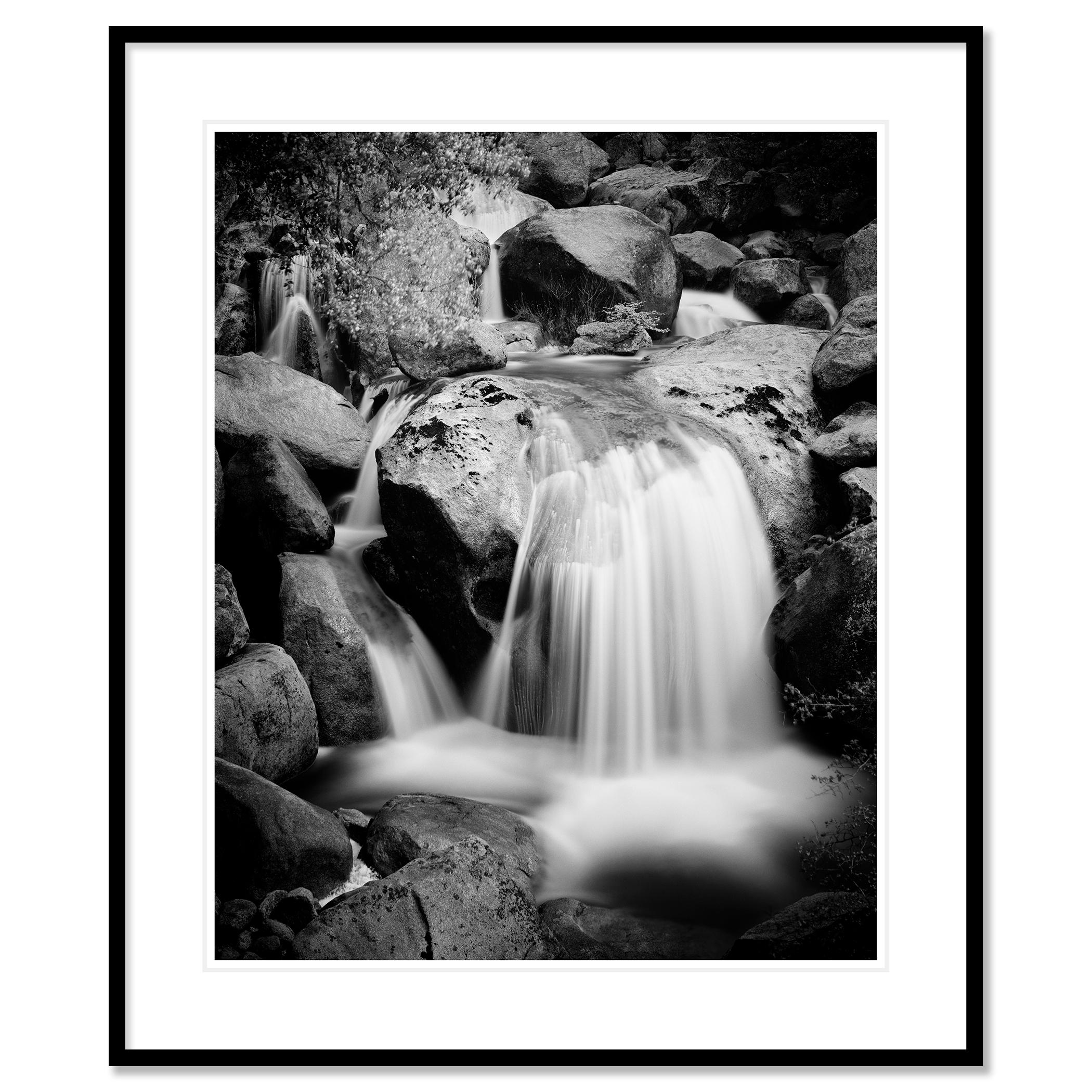 Photographie d'art en noir et blanc, longue exposition, paysage aquatique - paysage. Tirage à l'encre pigmentaire d'archives faisant partie d'une édition limitée à 7 exemplaires. Tous les tirages de Gerald Berghammer sont réalisés sur commande en