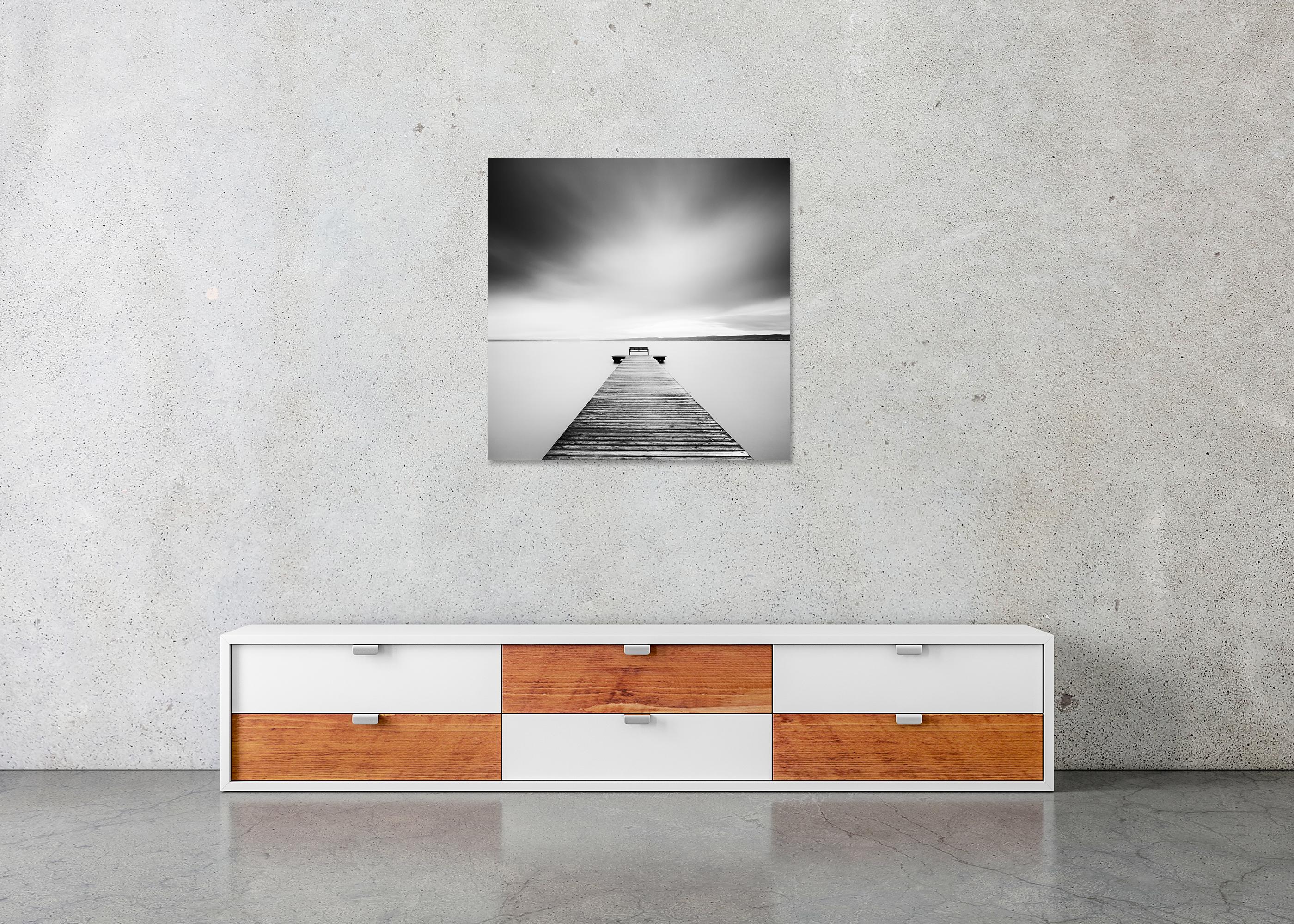 Romance de tormenta, paisaje acuático minimalista, fotografía de edición limitada, paisaje en blanco y negro en venta 4