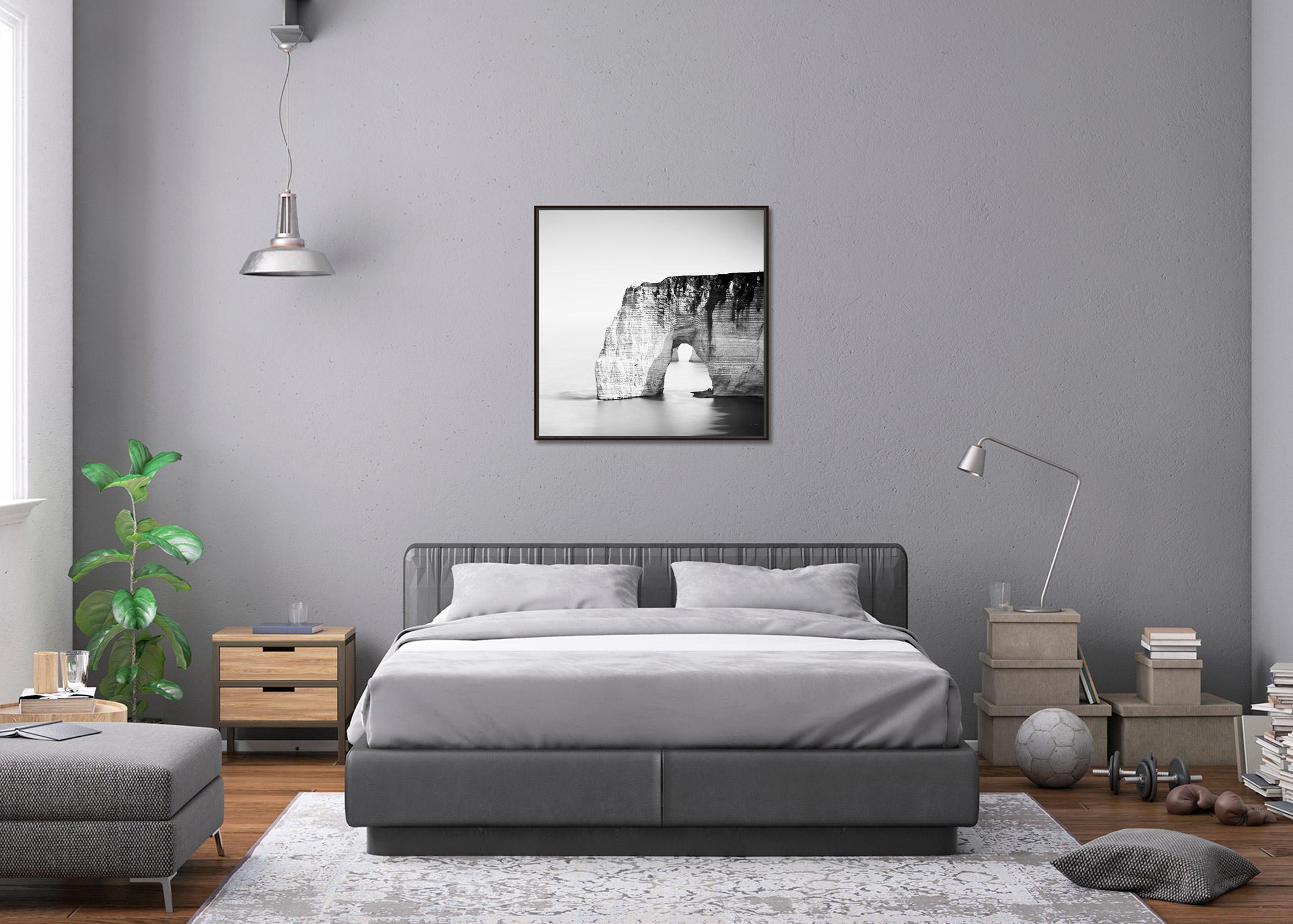 White Cliffs, Sea Arch, monochrome minimalistische Landschaft, limitierte Auflage, Foto im Angebot 1