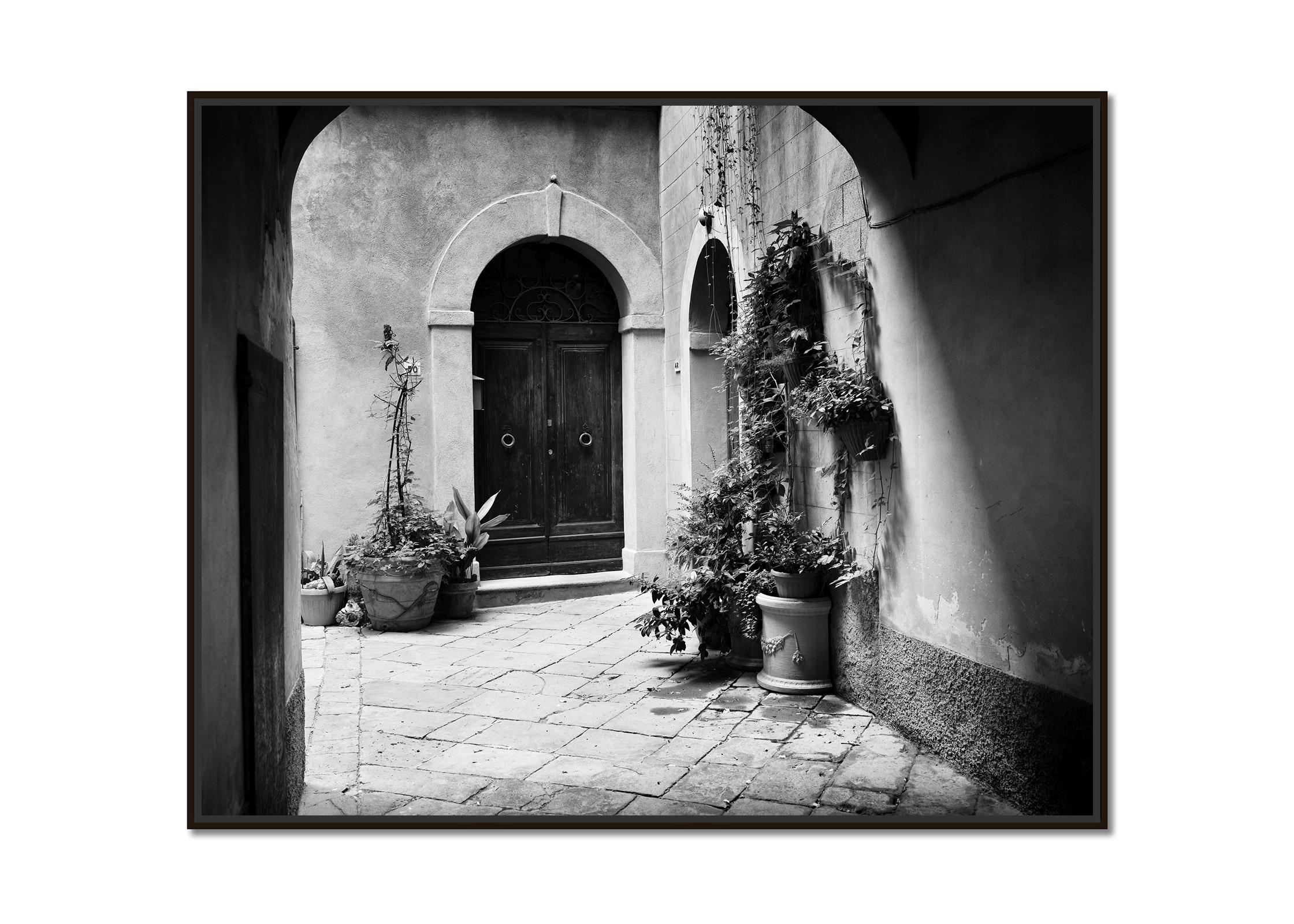 Tuscan Courtyard, old House, Tuscany, black and white photography, art landscape - Photograph by Gerald Berghammer