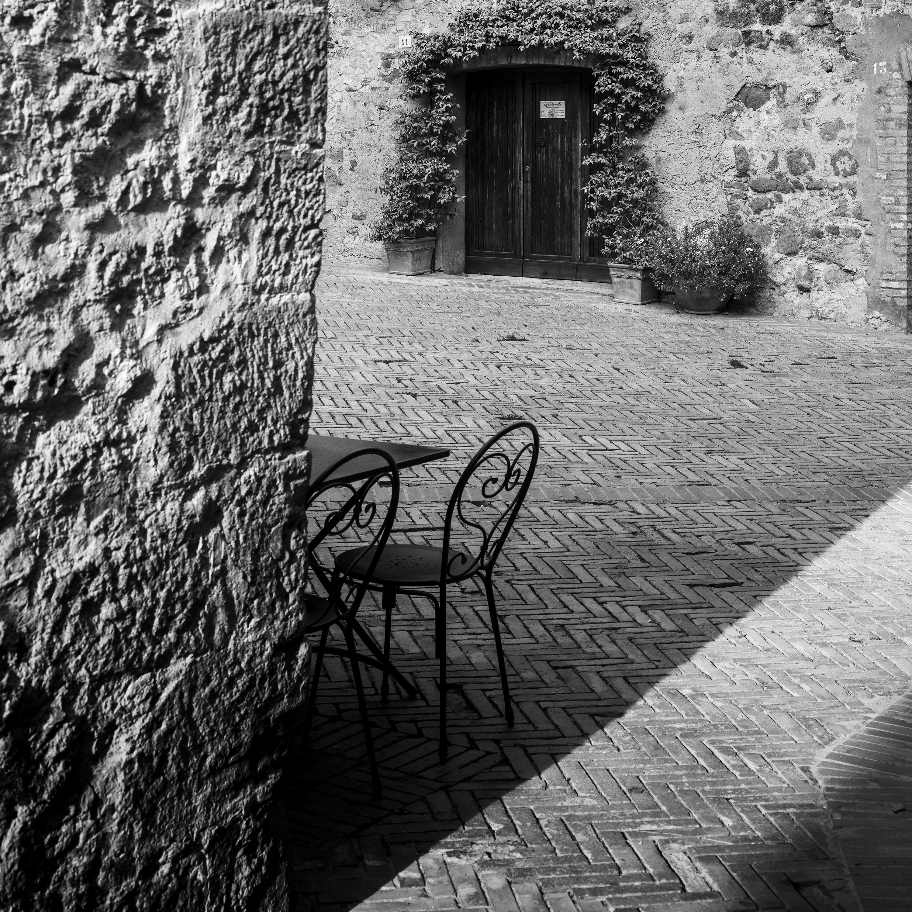 Tuscan Courtyard, old Town, Tuscany, Italy, black and white photography print For Sale 5