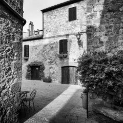 Patio Toscano, Ciudad Vieja, Toscana, foto monocroma de paisaje, edición limitada
