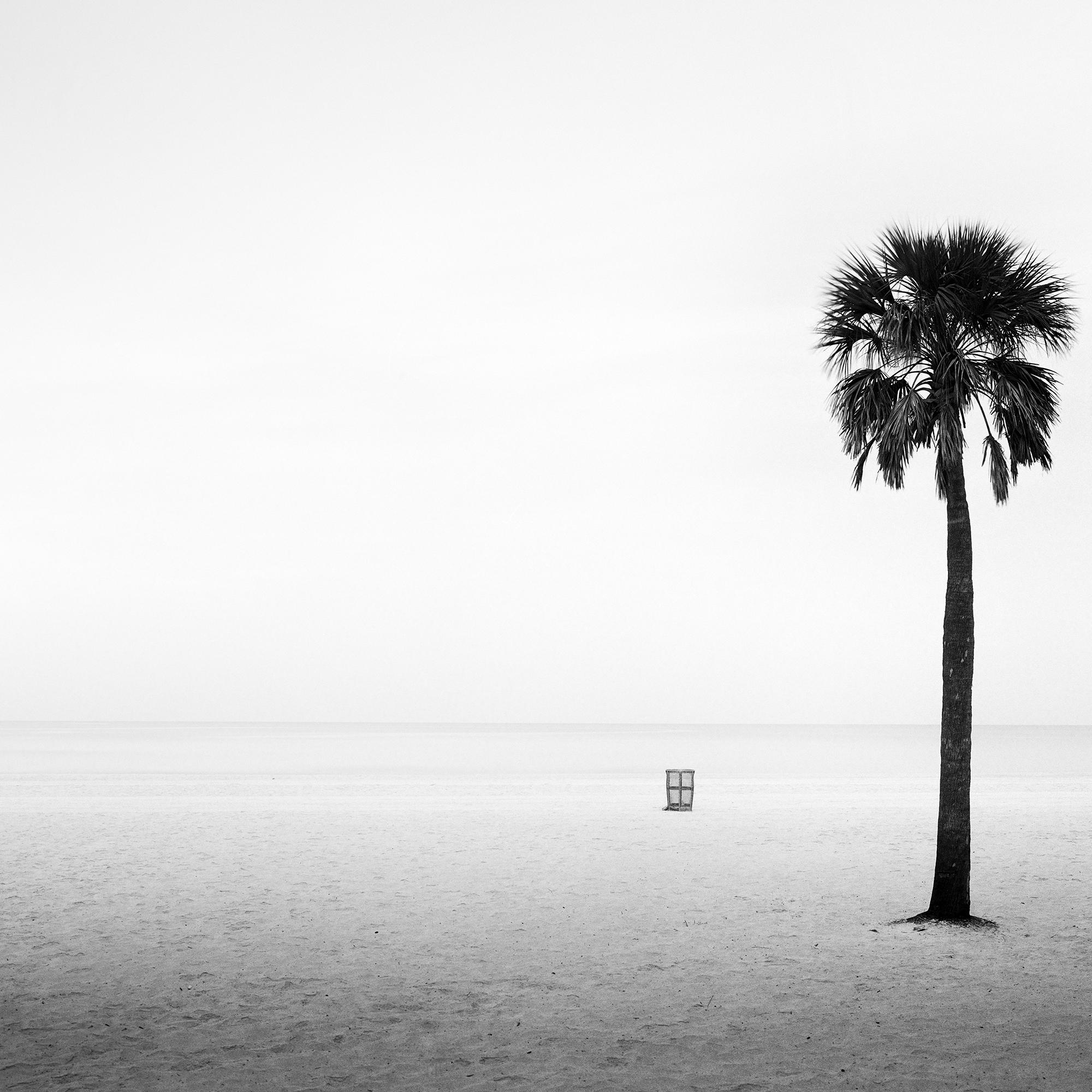 Two Palms, spiaggia deserta, Florida, USA, fotografia di paesaggio in bianco e nero in vendita 5