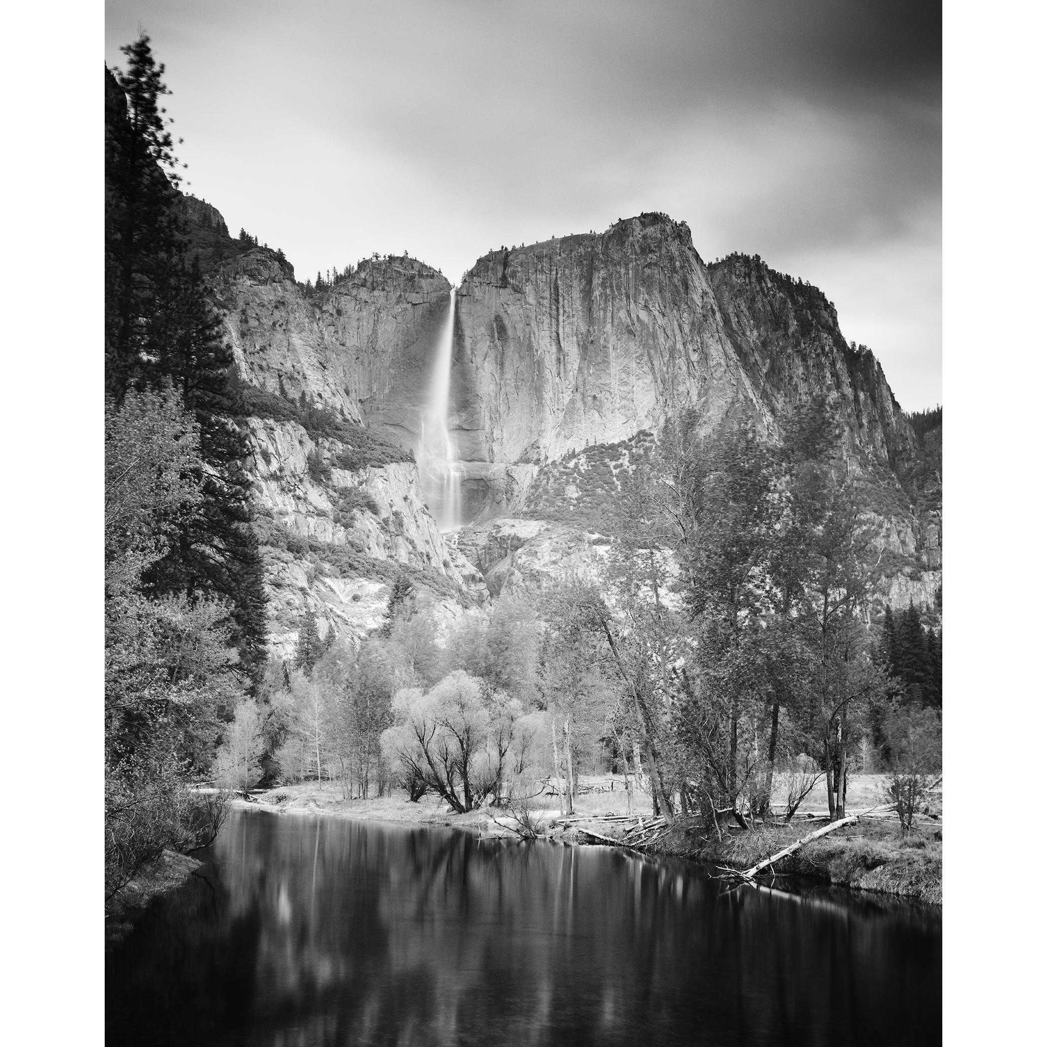 Cascate dello Yosemite superiore, California, USA, bianco e nero, fotografia di paesaggio