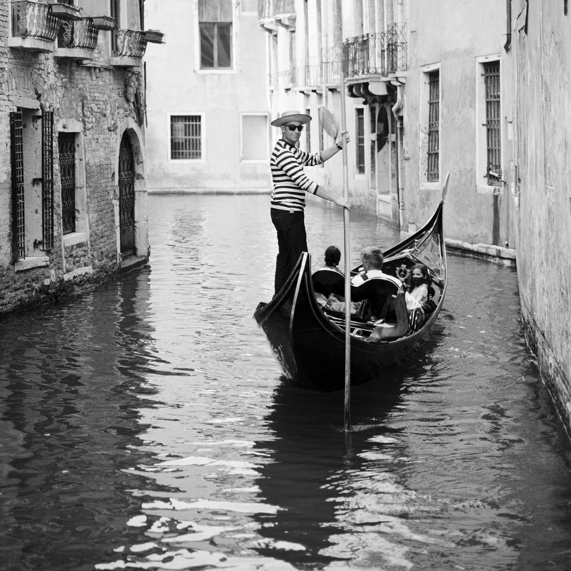 Venise, Gondoliere, Canal, Paysage urbain, Photographie d'art en édition limitée en vente 9