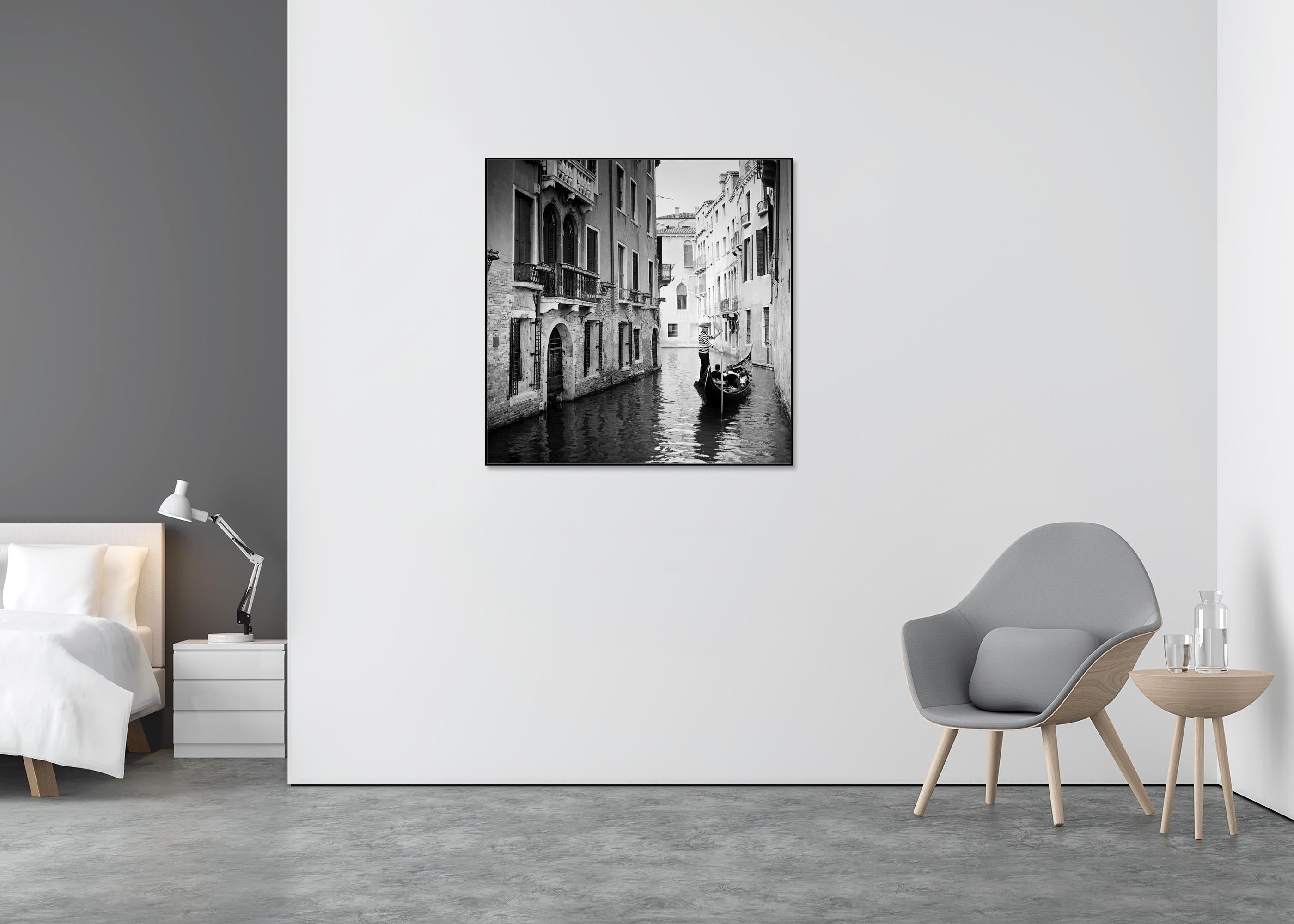 Venise, Gondoliere, Canal, Paysage urbain, Photographie d'art en édition limitée en vente 1