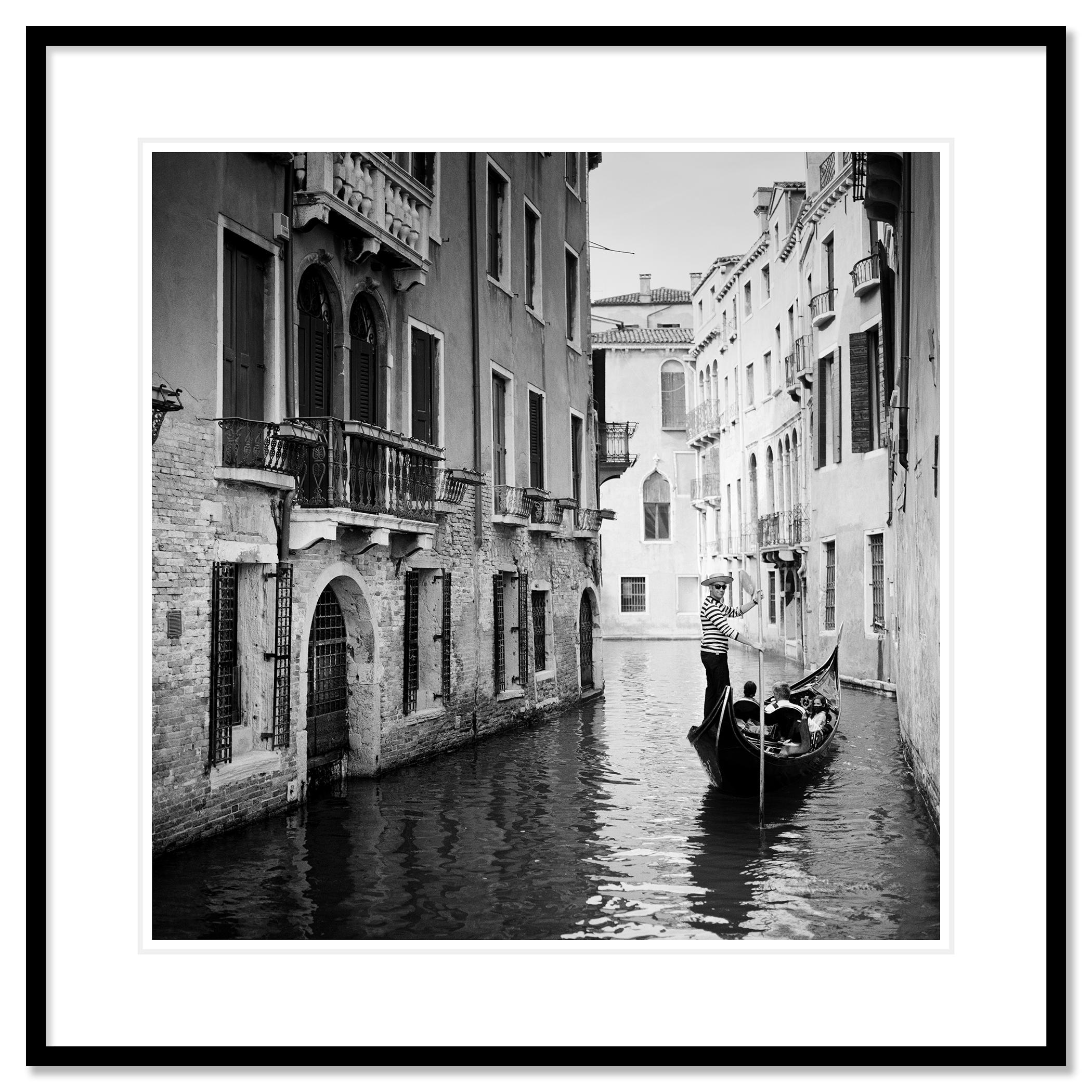 Venise, Gondoliere, Canal, Paysage urbain, Photographie d'art en édition limitée en vente 2