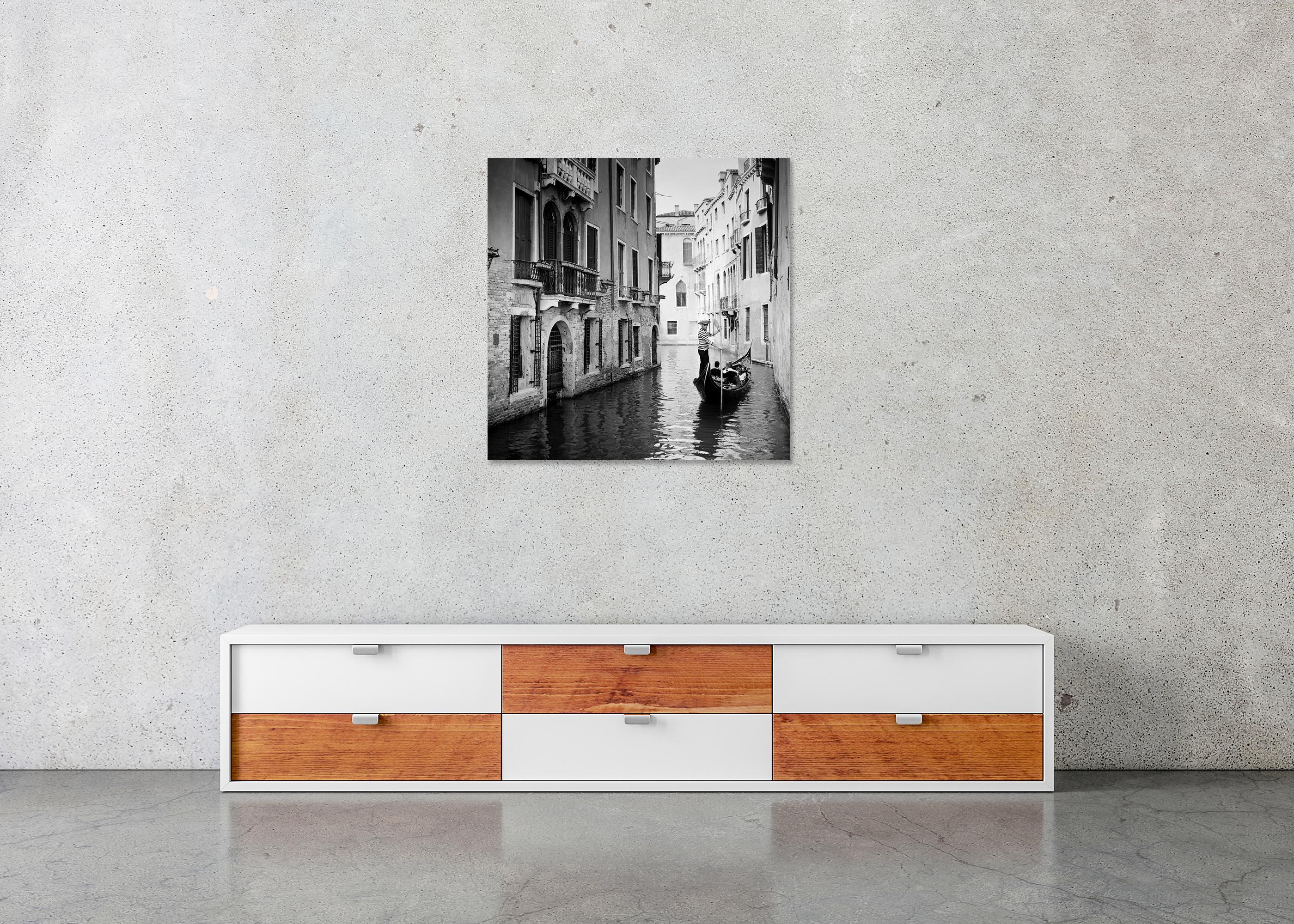 Venise, Gondoliere, Canal, Paysage urbain, Photographie d'art en édition limitée en vente 6