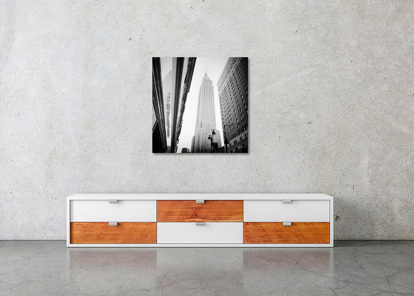 Victorias Secret, Empire State Building, New York City, photographie en noir et blanc en vente 2