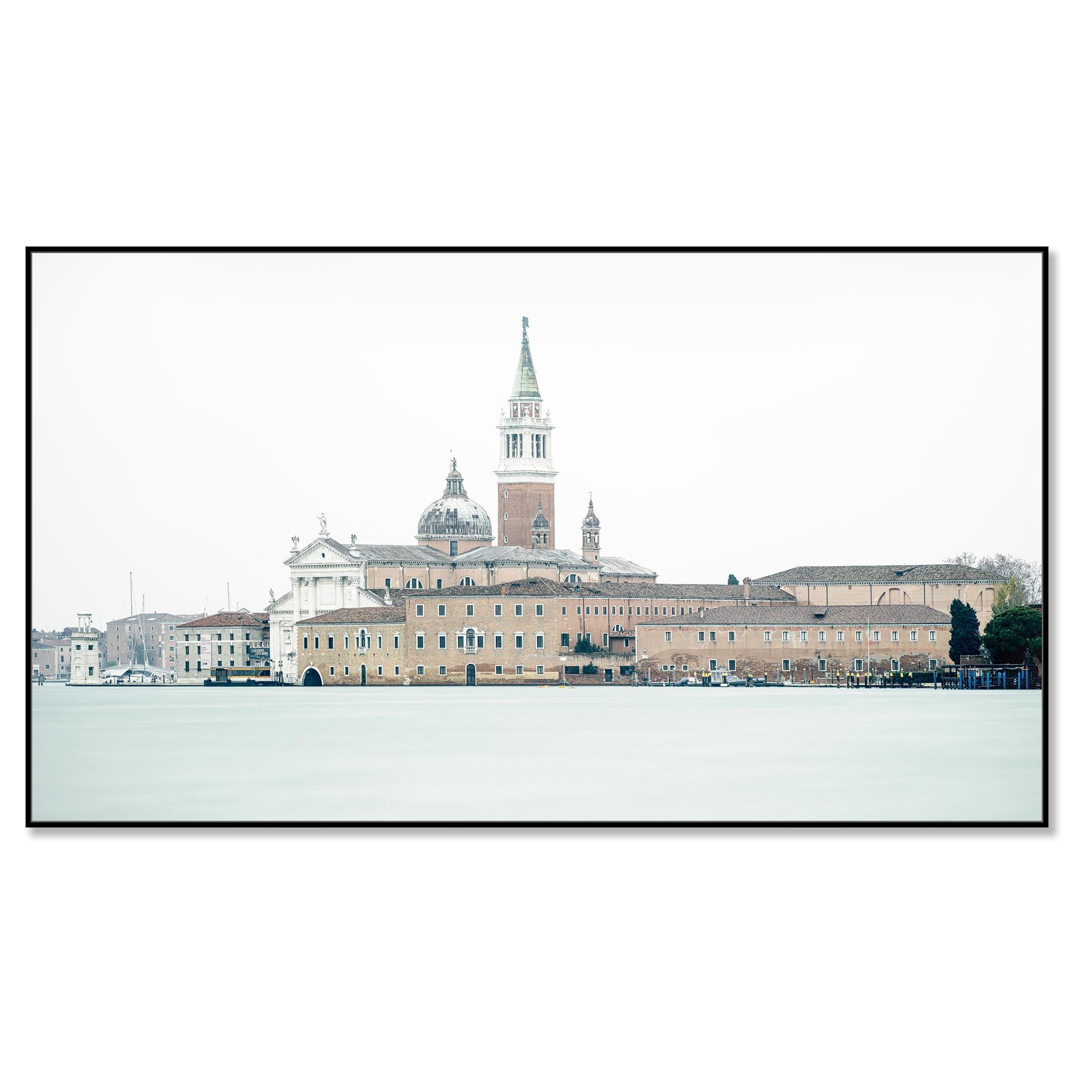 Vue de Venise - panorama urbain - San Giorgio Maggiore - édition limitée - Contemporain Photograph par Gerald Berghammer