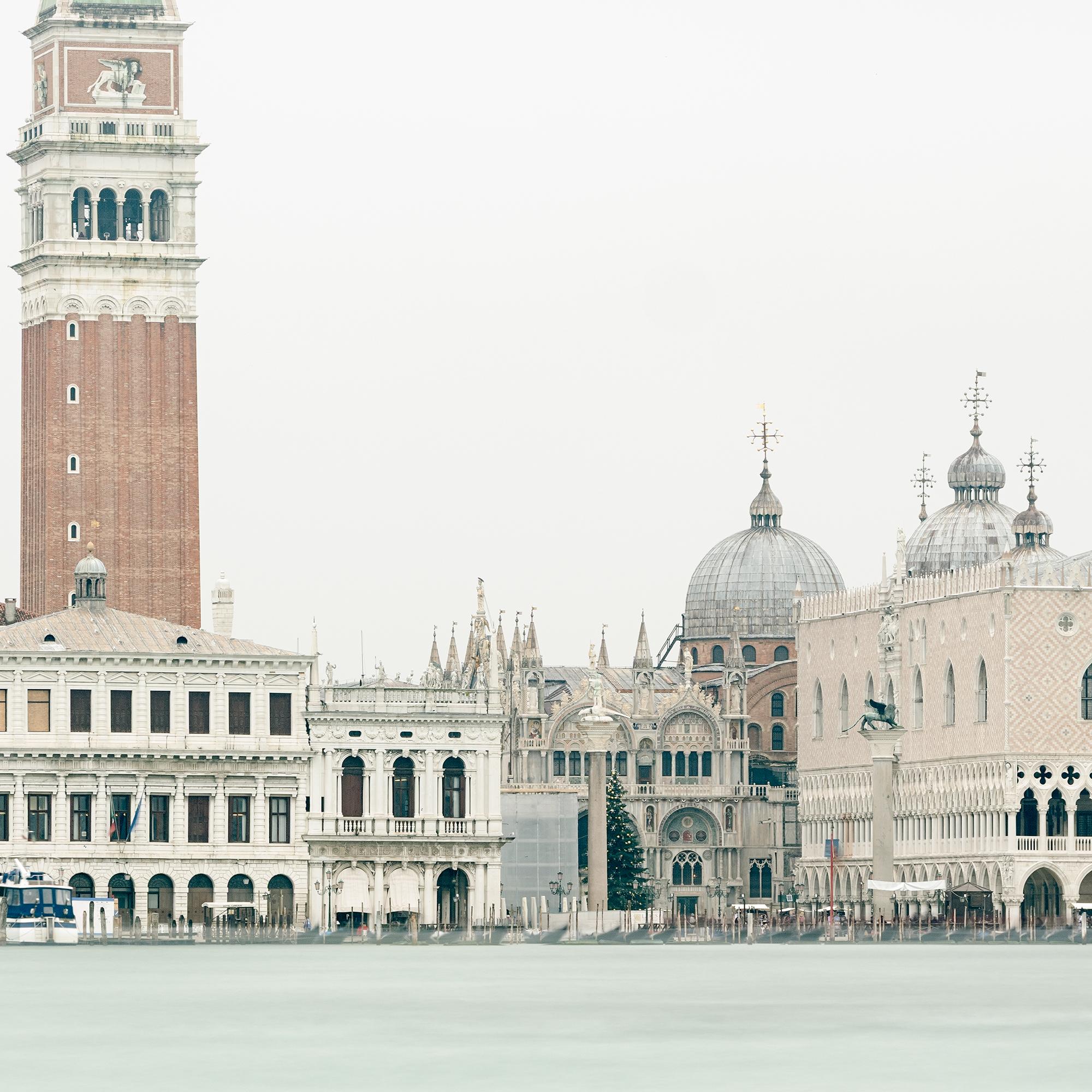 Vue de Venise, panorama urbain, San MarCo, Italie - édition limitée en vente 7