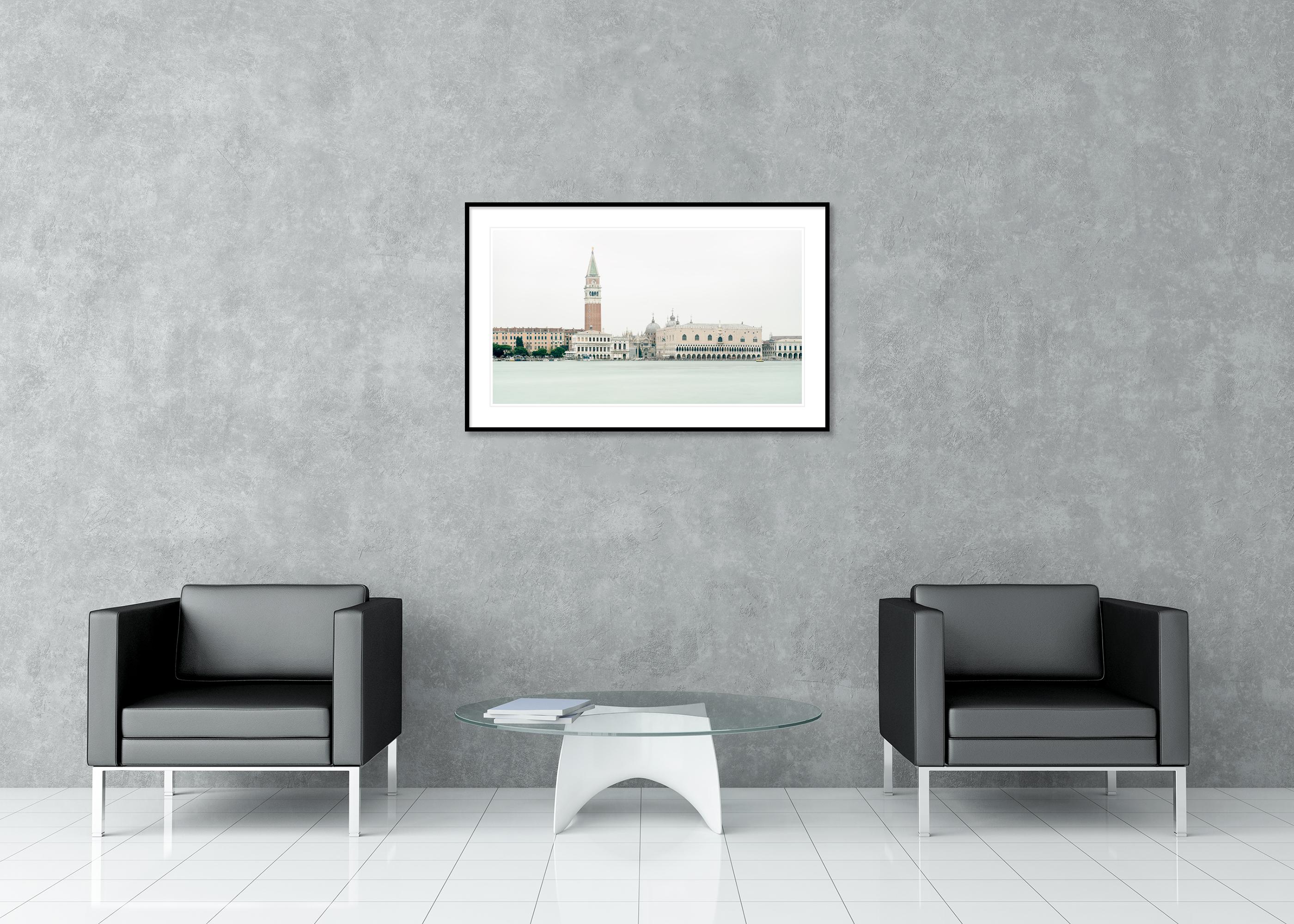 Vue de Venise, panorama urbain, San MarCo, Italie - édition limitée en vente 2