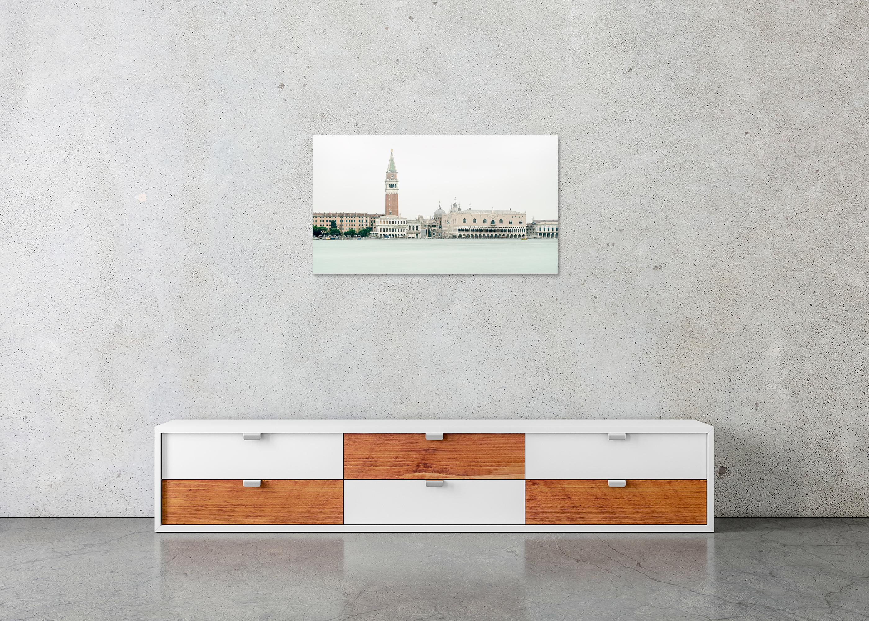 Vue de Venise, panorama urbain, San MarCo, Italie - édition limitée en vente 4