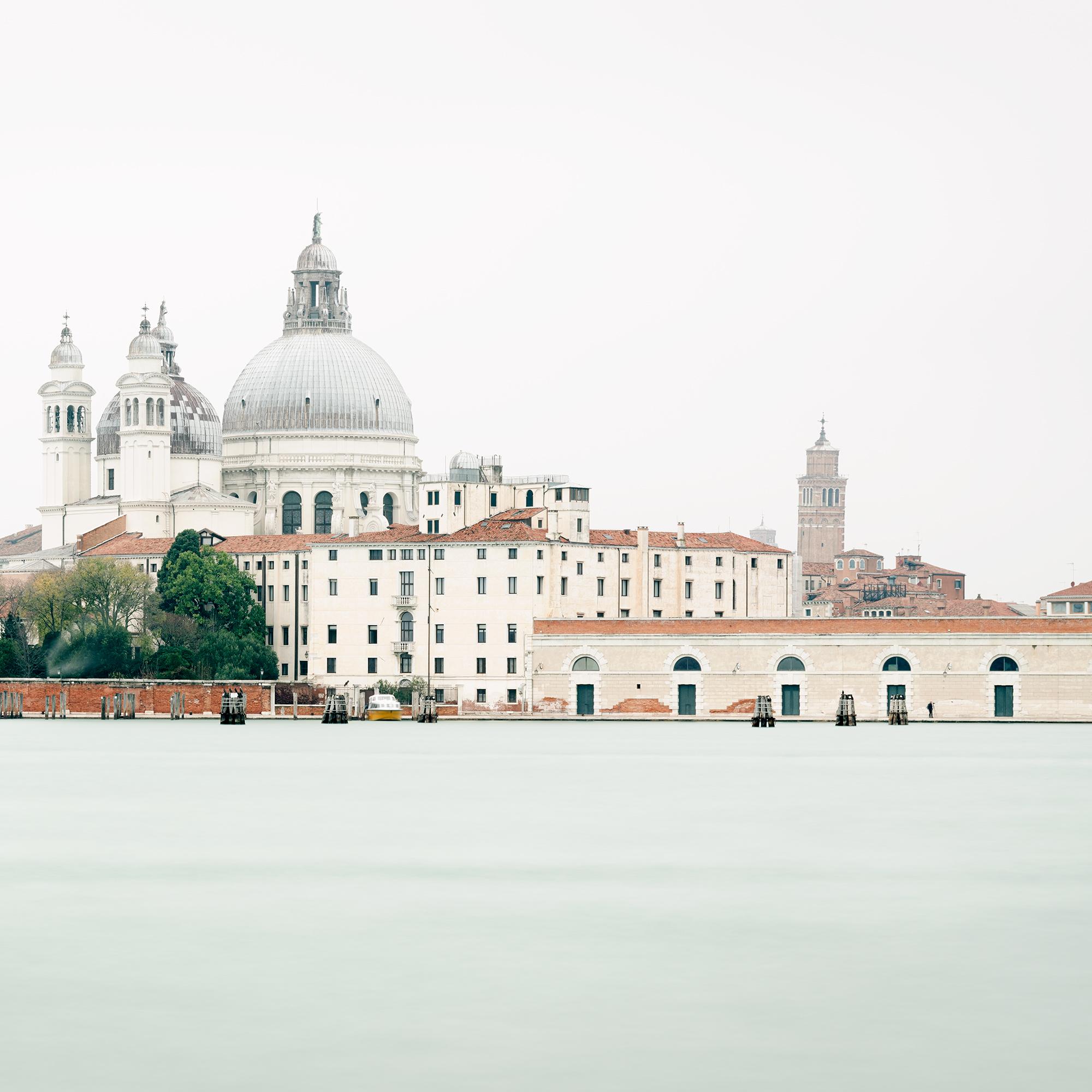 Vue de Venise, panorama urbain, Santa Maria della Salute - édition limitée en vente 6