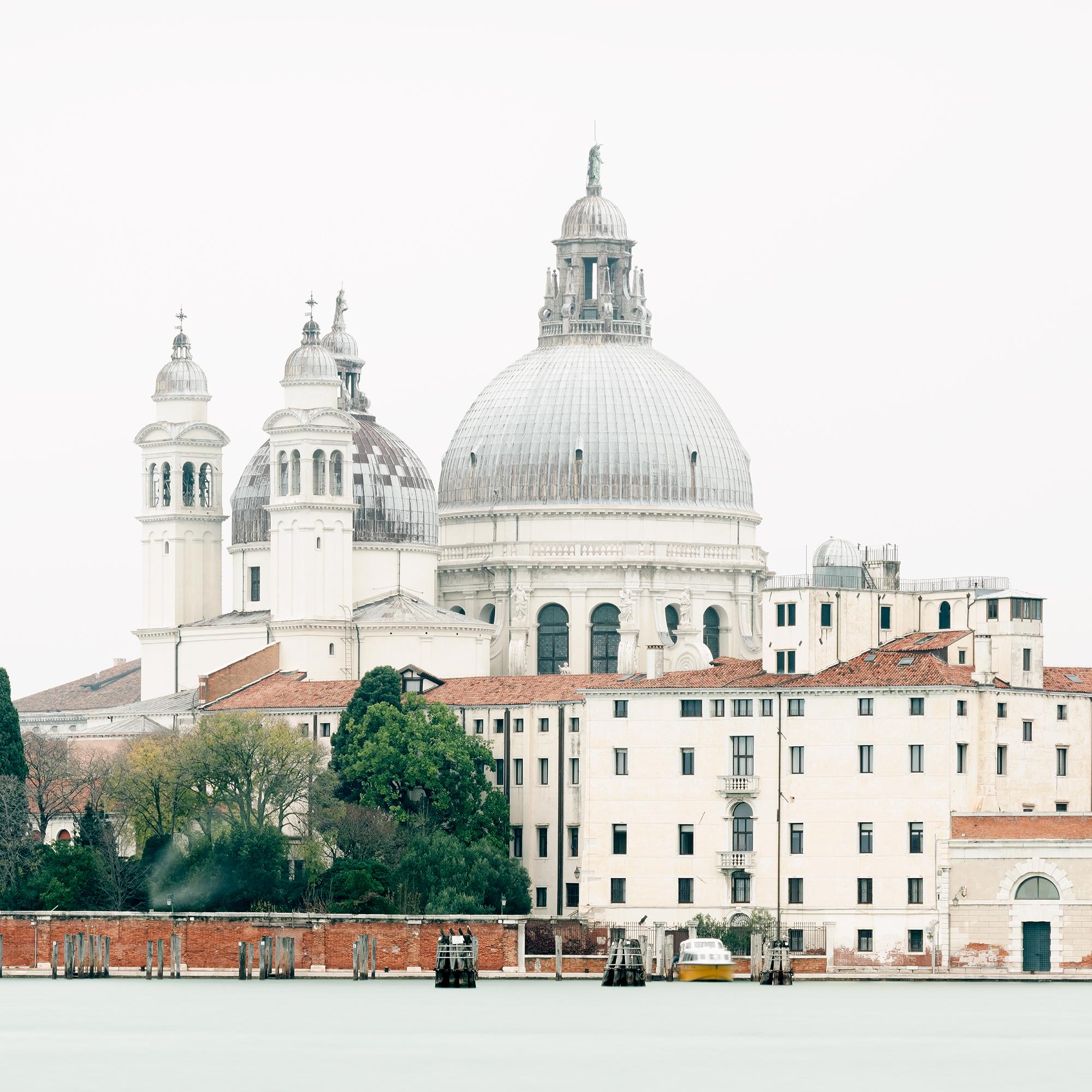 Vue de Venise, panorama urbain, Santa Maria della Salute - édition limitée en vente 7