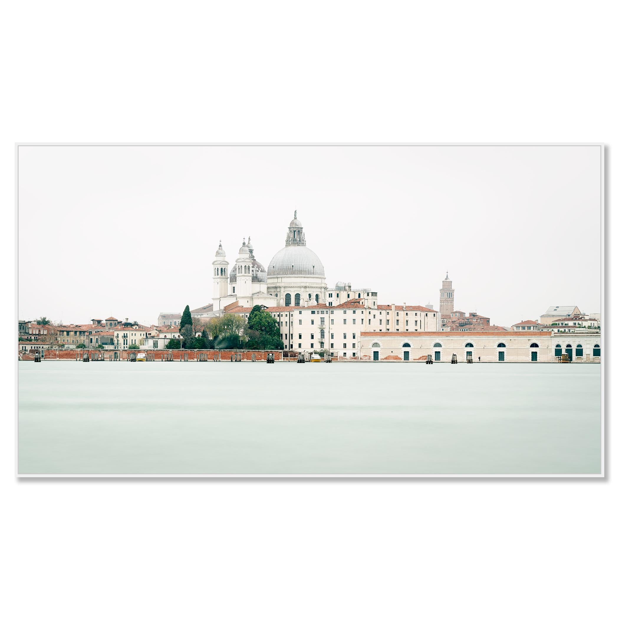 Vue de Venise, panorama urbain, Santa Maria della Salute - édition limitée - Photograph de Gerald Berghammer