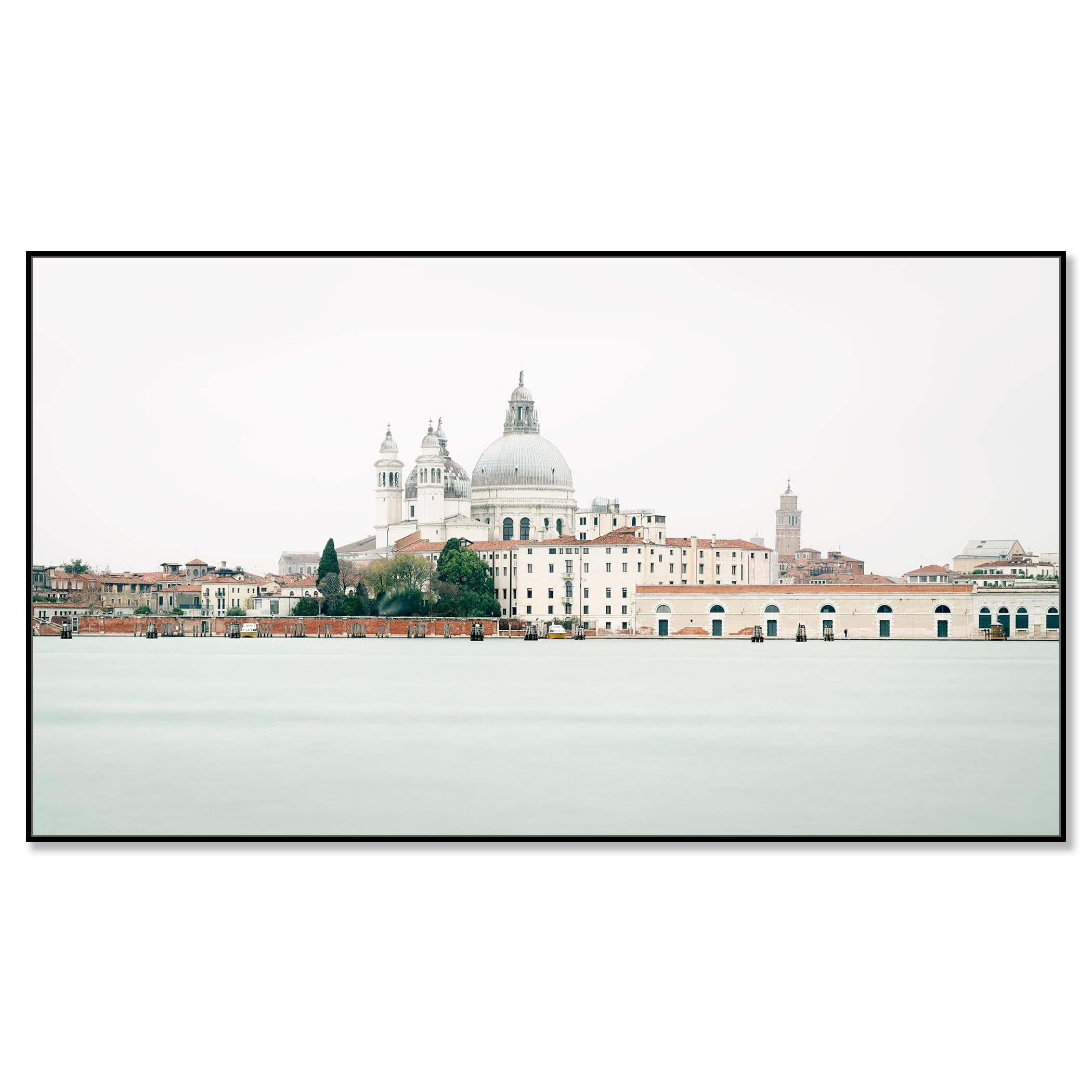 Vue de Venise, panorama urbain, Santa Maria della Salute - édition limitée - Contemporain Photograph par Gerald Berghammer