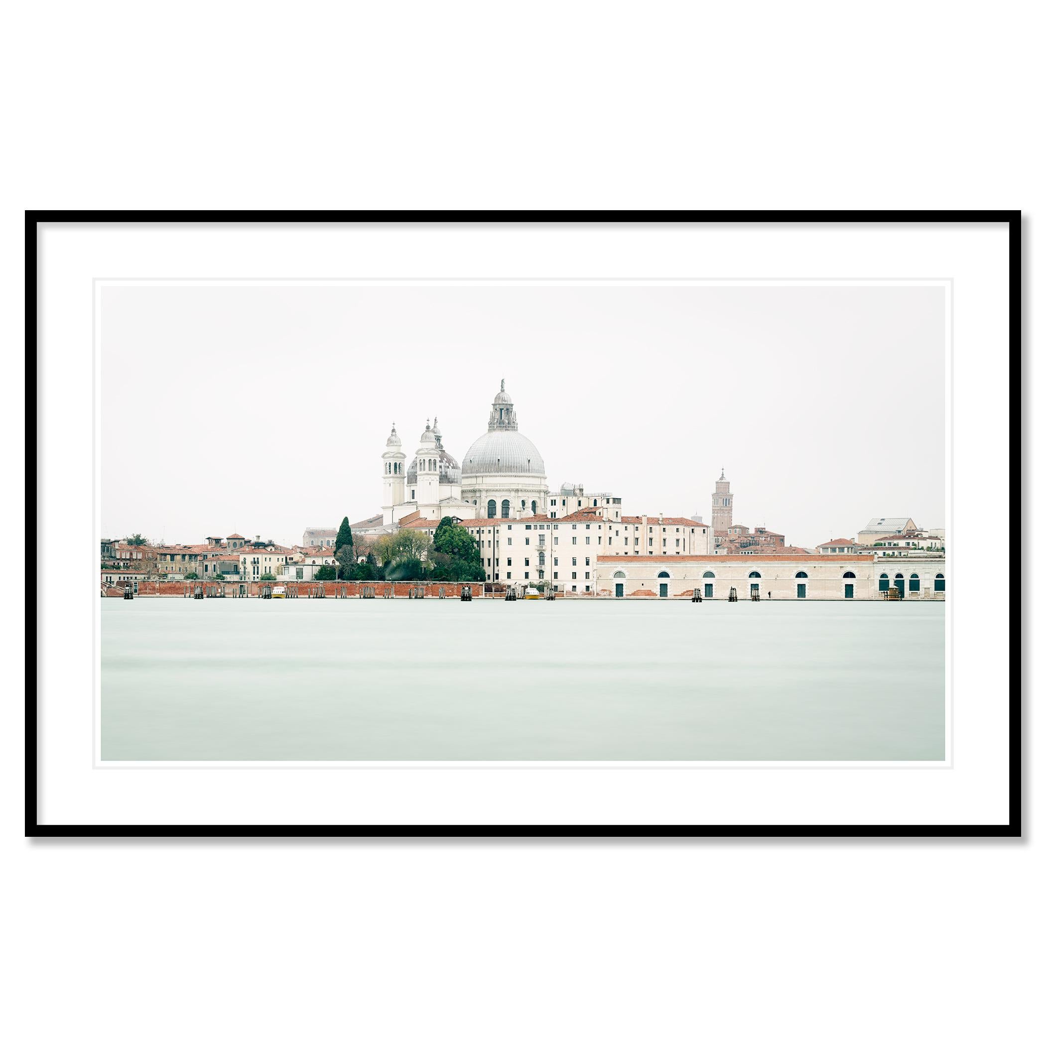 Vue de Venise, panorama urbain, Santa Maria della Salute - édition limitée en vente 1