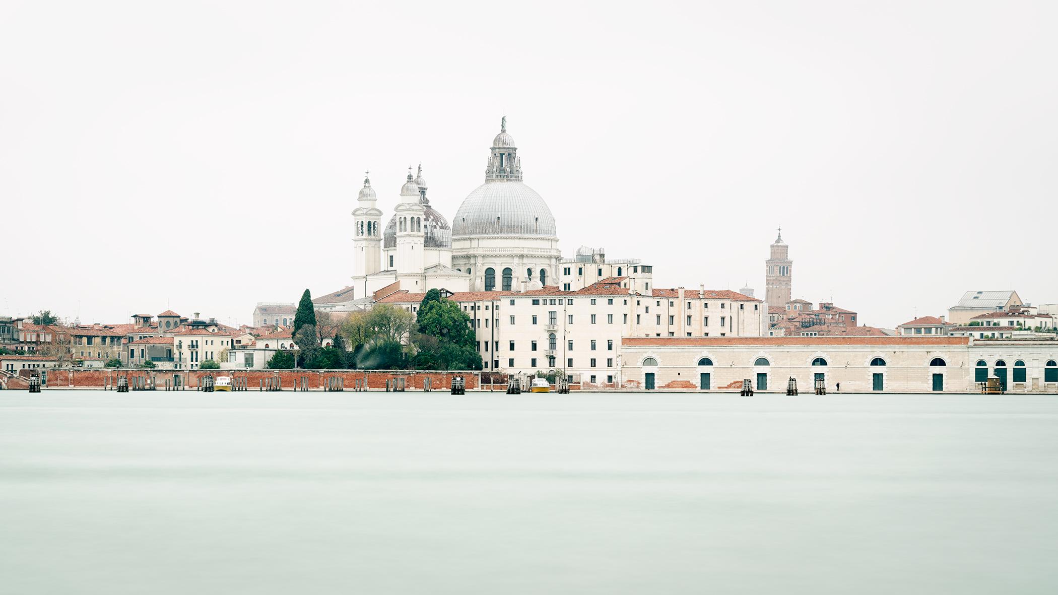 Landscape Photograph Gerald Berghammer - Vue de Venise, panorama urbain, Santa Maria della Salute - édition limitée