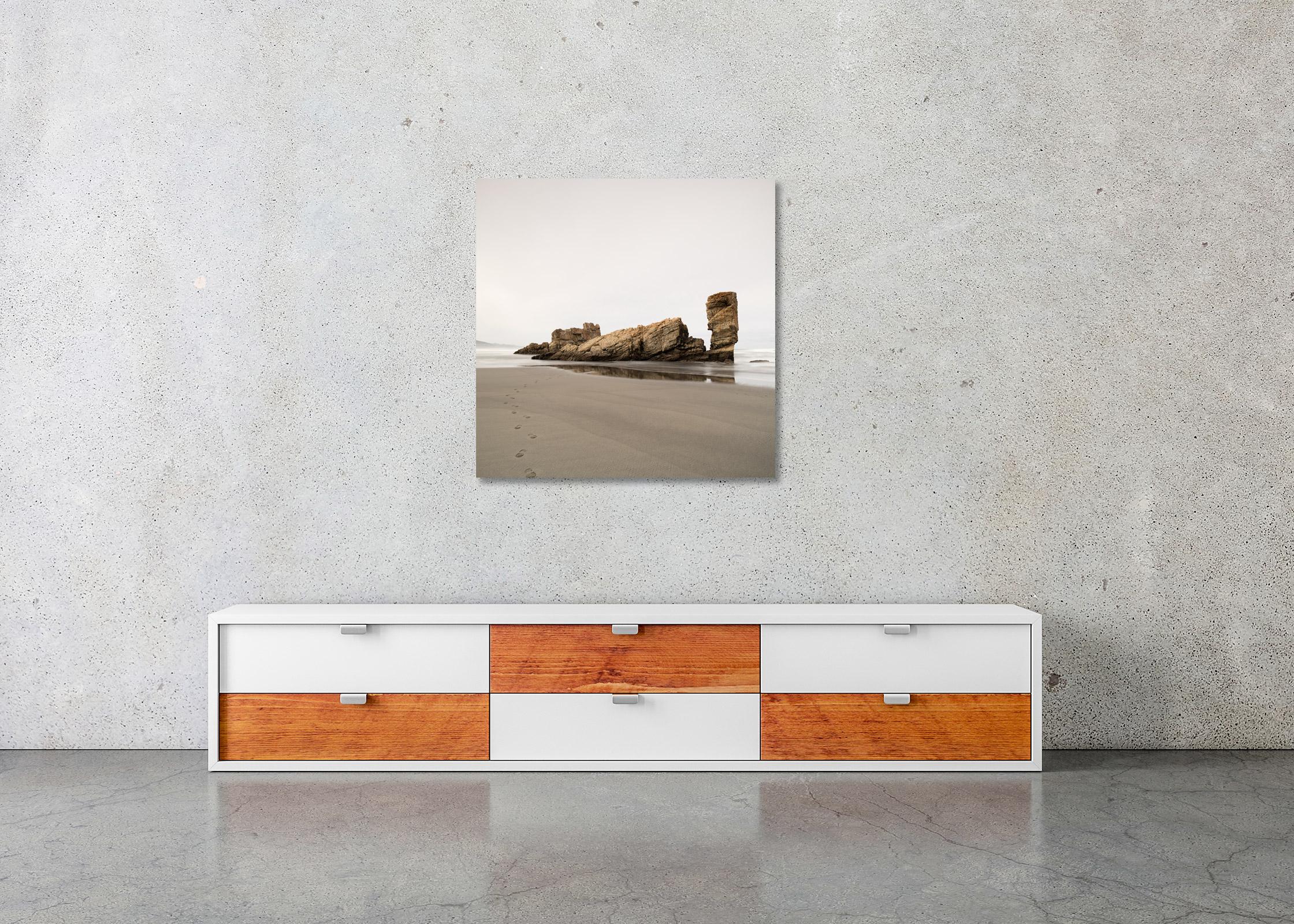 Paseo por la Playa, Mar Cantábrico, fotografía en color, edición limitada, paisaje terrestre en venta 2