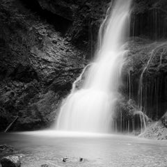 Wasserfall, Bayern, Deutschland, Schwarz-Weiß-Landschaftsfotografie mit Langzeitbelichtung