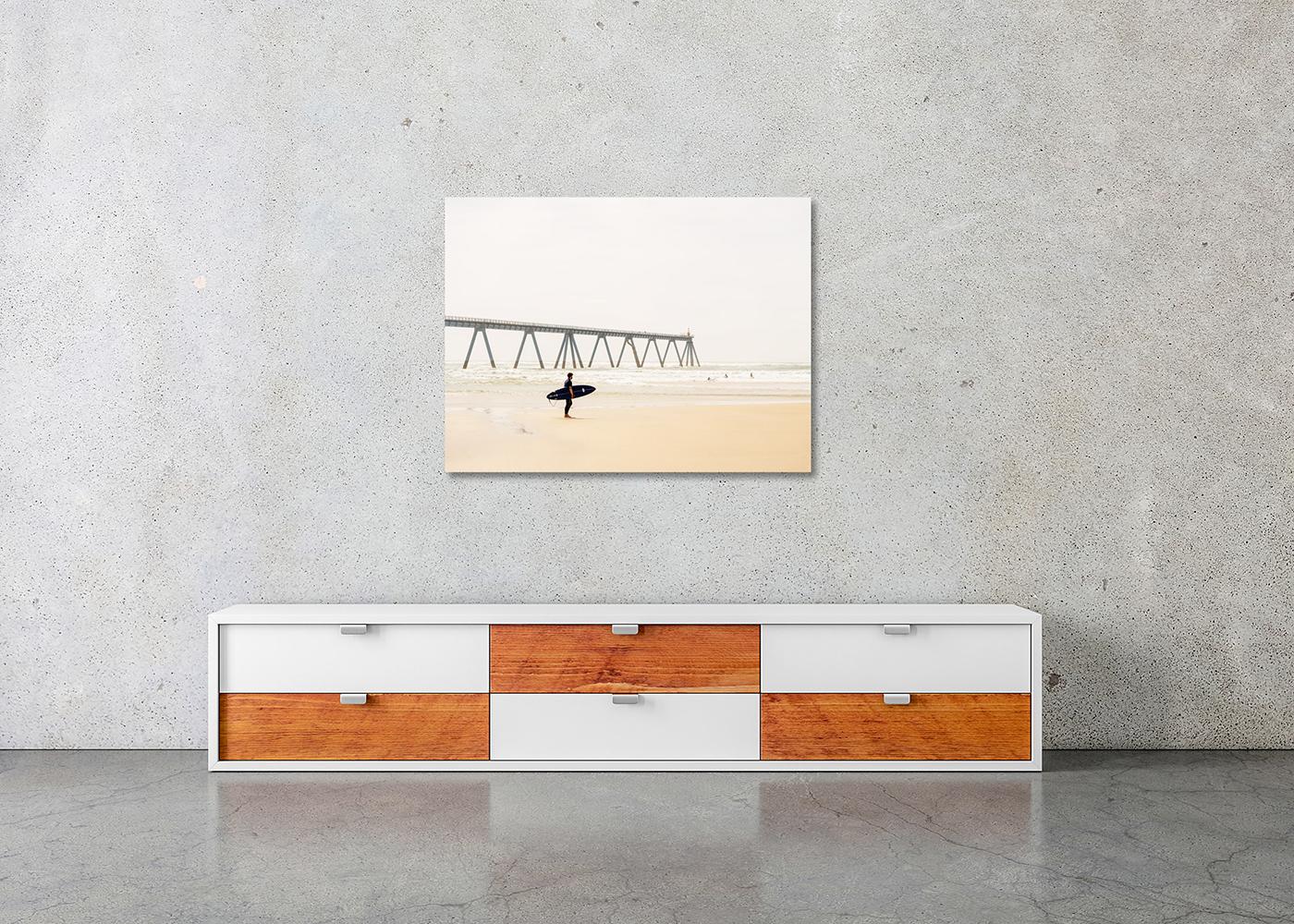 Wave Watcher, Surfer, Sand Beach, Farbfotografie, Landschaft, limitierte Auflage im Angebot 1