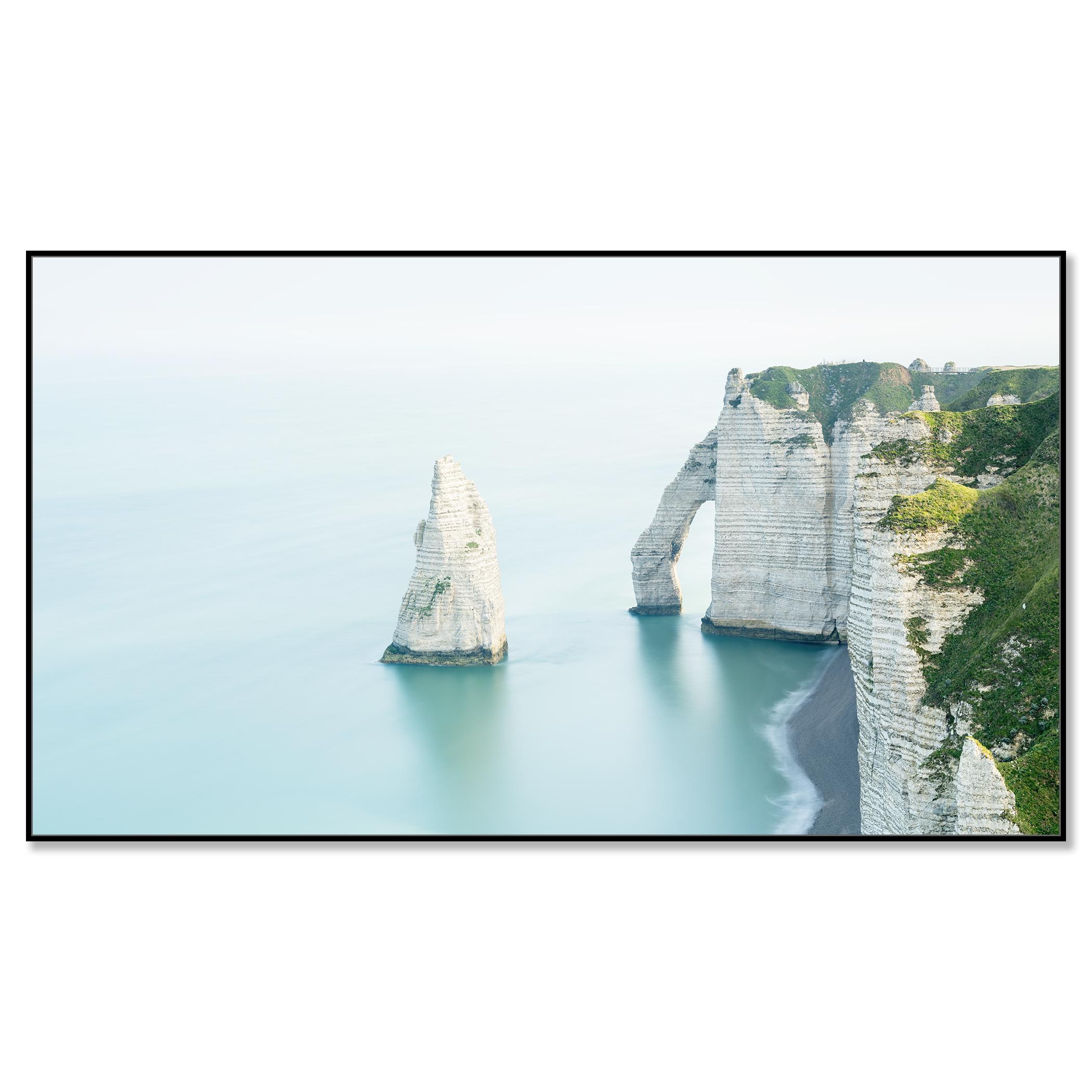 White Cliffs Panorama, photographie couleur à grande échelle, paysage marin, édition limitée - Photograph de Gerald Berghammer