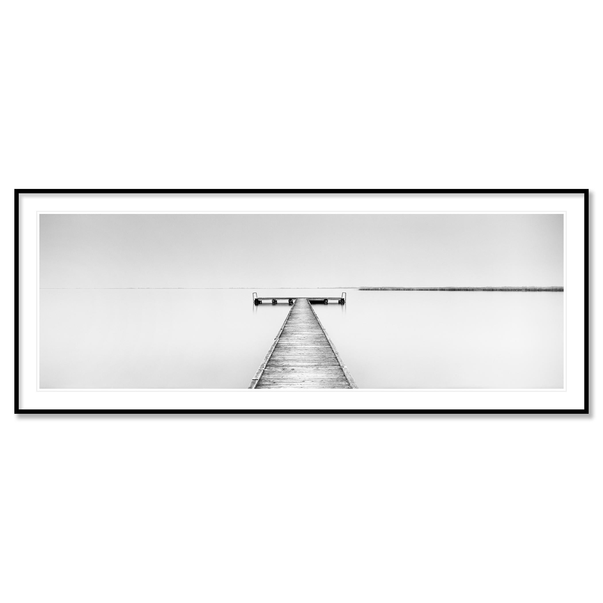 Photographie d'art en noir et blanc, longue exposition, paysage aquatique - paysage. Tirage à l'encre pigmentaire d'archives faisant partie d'une édition limitée à 9 exemplaires. Tous les tirages de Gerald Berghammer sont réalisés sur commande en