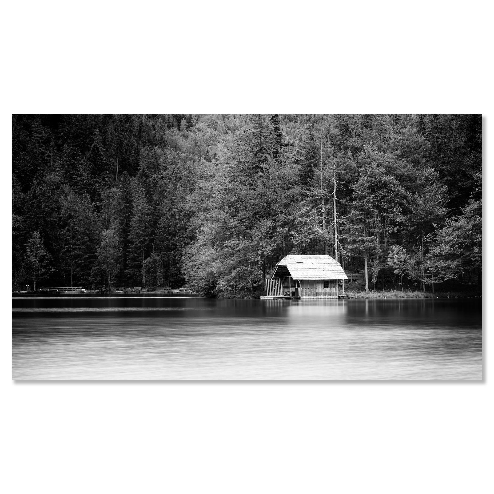 Panorama d'un bateau en bois, Autriche, photographie d'art en noir et blanc d'un paysage aquatique en vente 3